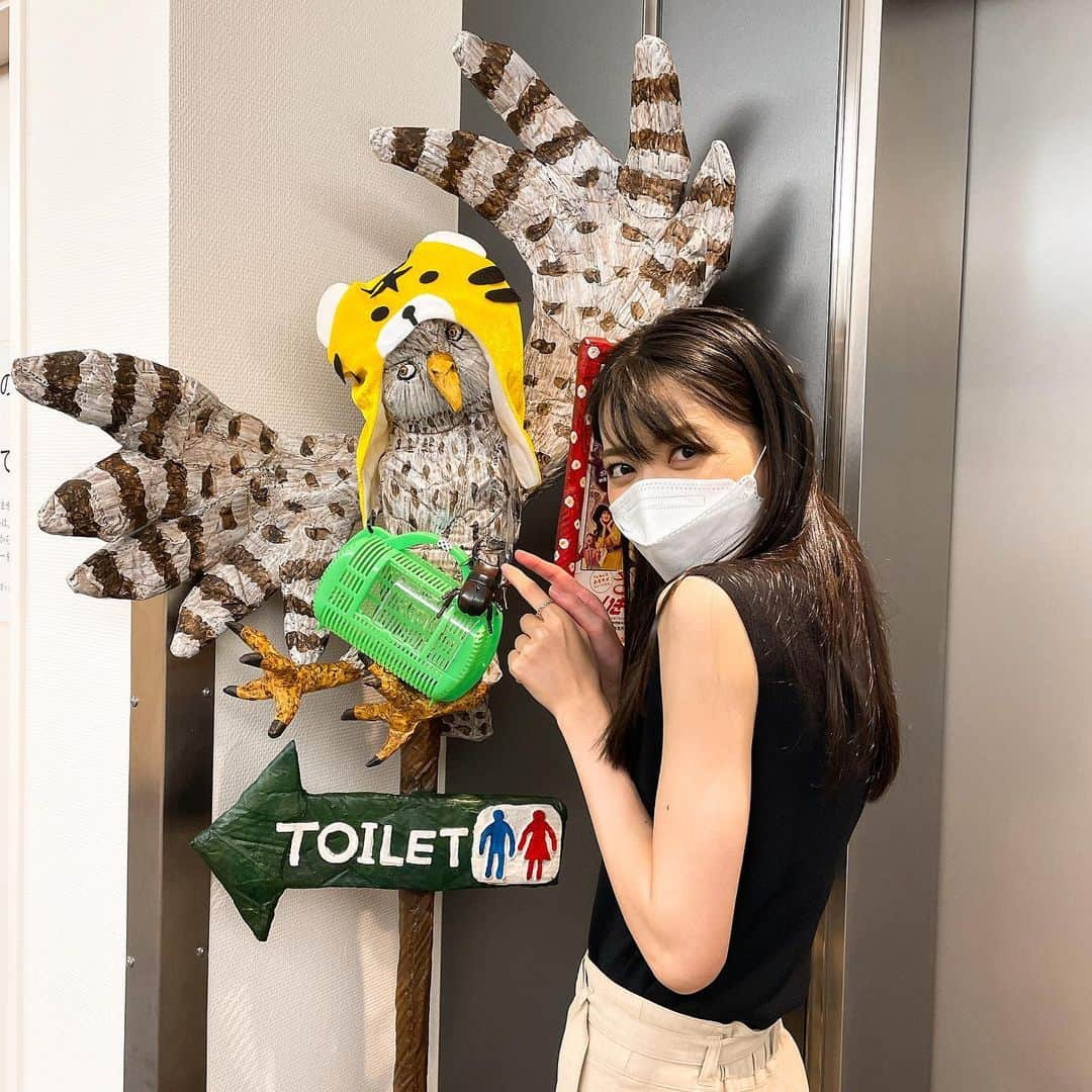 矢島舞美さんのインスタグラム写真 - (矢島舞美Instagram)「. ロビーのふくろうちゃんが、夏休みver.になってたよ❤️ . 本日も『ざんねんないきもの事典〜いきものたちの逆襲〜』へご来場、応援誠にありがとうございました❤️ 11:00開演と早い時間だったけど、親子連れの方がたくさんで、元気いっぱいの客席でした☺️❤️ 毎日胸がきゅんきゅんです(*´꒳`*)✨ . 明日の昼公演が丁度、中間ポイント！ 1回1回を噛み締めて、明日からもたのばります！❤️ . . #ミュージカル#ざんねんないきもの事典#池袋あうるすぽっと #矢島舞美」8月23日 14時26分 - maimiyajima_official_uf