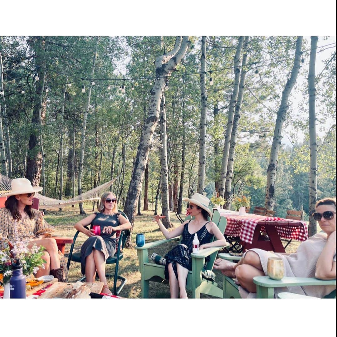 ビッツィー・トゥロックさんのインスタグラム写真 - (ビッツィー・トゥロックInstagram)「Montana annual girls trip 💚⛰  ~~~  When I looked at them sitting around me, the church in the distance, beyond that our school, with throngs of girls crossing back and forth in the schoolyard, beyond that the world, how I wished that everything would fall away, so that suddenly we'd be sitting in some different atmosphere, with no future full of ridiculous demands, no need for any sustenance save our love for each other, with no hindrance to any of our desires, which would, of course, be simple desires — nothing, nothing, just sitting on our tombstones forever.  Jamaica Kincaid」8月24日 1時36分 - bitsietulloch