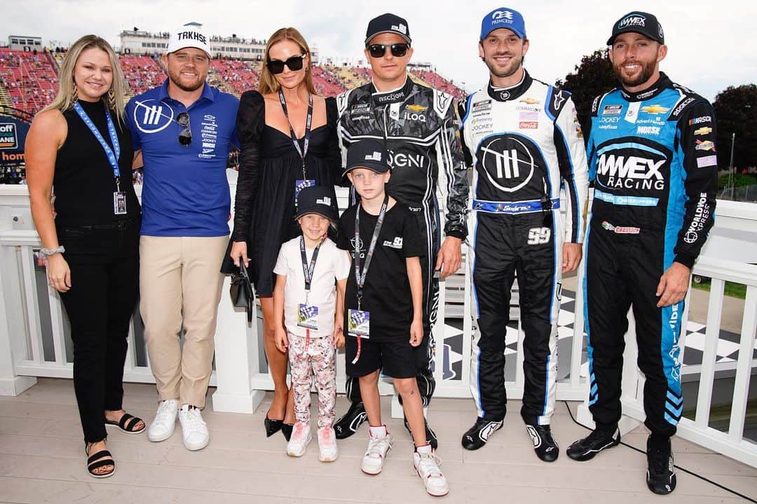 キミ・ライコネンのインスタグラム：「Very big thank you to the Nascar community for a warm welcome and great atmosphere. Special thank you to @realmarksjustin @teamtrackhouse and @th_project91 and all the sponsors. Hope to do some real racing in Nascar again!」