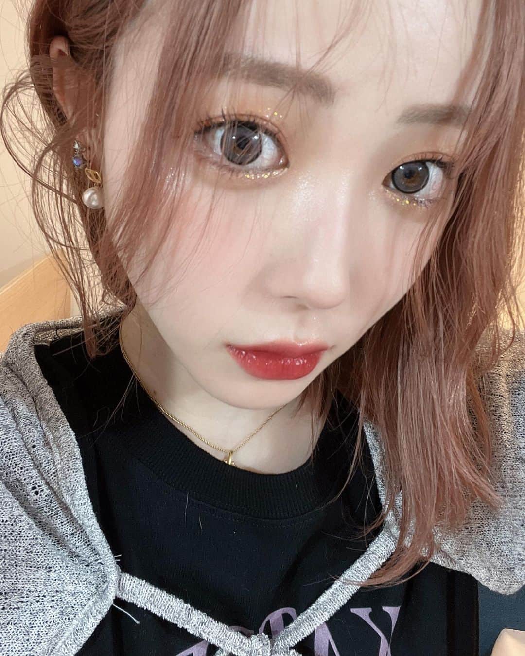 のインスタグラム：「本気で嬉しい報告✨ あの限定カラーが復活します☺  たくさんの再販希望をいただいた CipiCipiのグリッターイルミネーションライナーR 101マリーゴールド 再販決定しました🌻  8/26　ロフトネット先行発売 9/3　12:00CipiCipi公式サイト発売 ロフト店頭発売  今回も数量限定ですが前回手に入らなかった方にも手に取ってもらえるとうれしいな🐶」