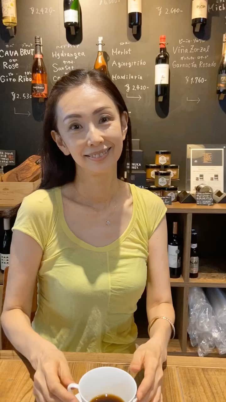 田村翔子のインスタグラム：「カフェでちょっと寄り道してます😊  #気分転換#カフェ#三宿 #ライフスタイル#田村翔子#寄り道」