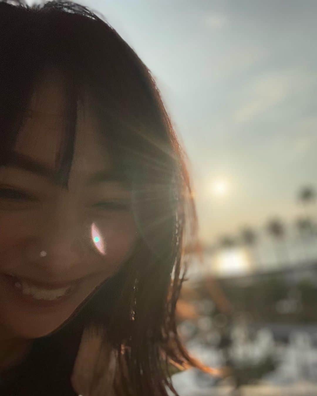のインスタグラム：「- ☀️  楽しい1日でした🙏 疲れたけど、、、それより沢山笑って皆んなの笑顔見れて幸せだった日😊  思いがけず、江ノ島の花火も観れた🧨  @maki_lomihana ありがとうございました❤️  #夏#夏の思い出#逗子#逗子マリーナ」