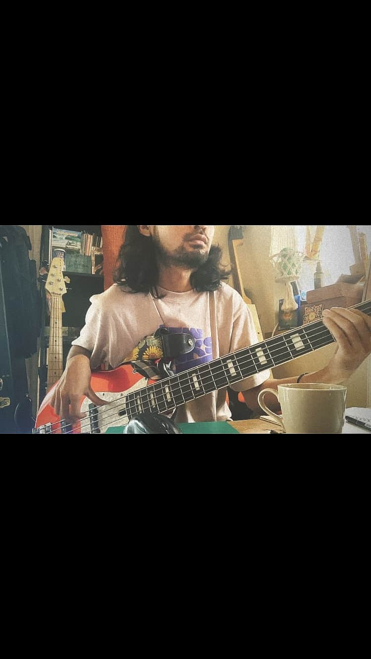 田口恵人のインスタグラム：「なんてサイコーなベースライン🔥 🎧Little Simz/Selfish  #basscover #littlesimz  #bassplayers」