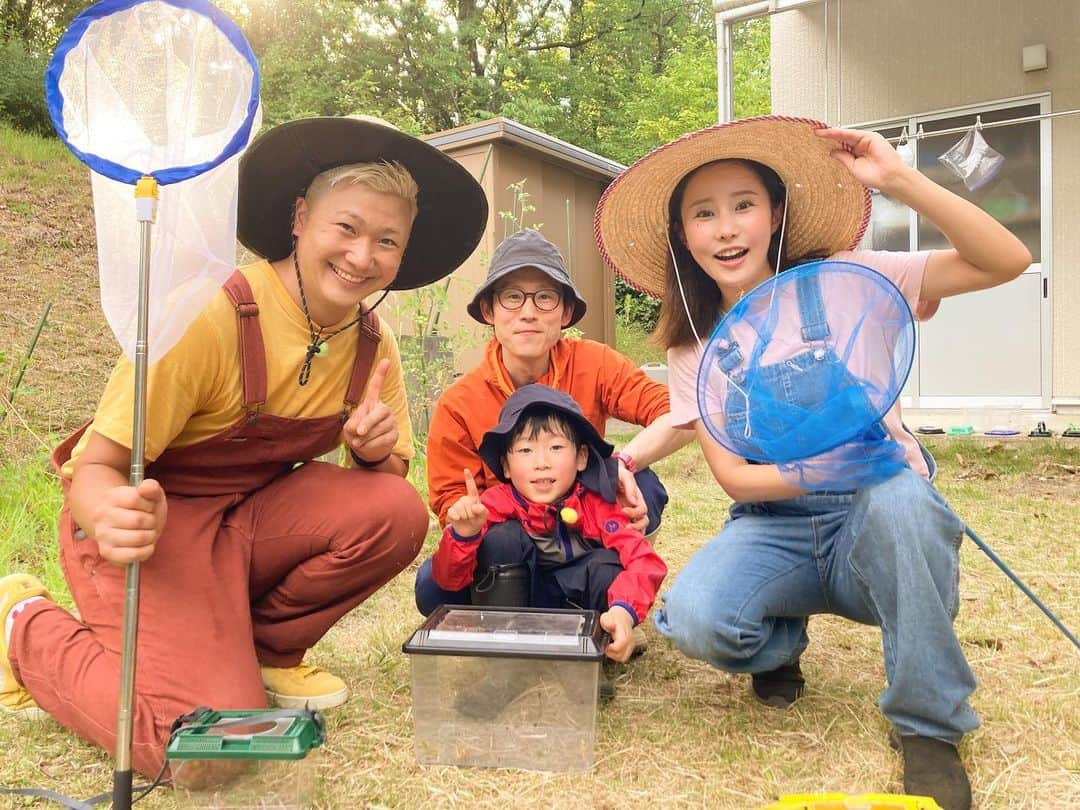 馬場ももこのインスタグラム：「🍑 今日の夜7時からは 北陸放送絶好調W ご覧ください🌻 ⁡ いしかわめぐり会いたい！は 5歳の昆虫博士🐞に会いにいきました✨ カブト&クワガタを石川県のある場所に 行きゲットを試みてますが果たして 捕まえられたのか？😳 渡部親子にお世話になりました🙇‍♀️ 可愛い可愛い虫博士は大人たちよりもずっと 番組のことを考えておりました👦💘 その模様をご覧いただけたら幸いです！ ⁡ 特集は白山国立公園指定60周年記念 おめでとうございます🎊 標高2702m白山登山にあの2人が挑戦 しています😊✨✨ ⁡ 子供から大人まで思わず行きたくなるところ 満載です！よろしくお願いします🌞 ⁡ #石川県#mro#北陸放送#アナウンサー #昆虫採集#虫博士#どこにいるの#白山登山 #お仕事#楽しい#親子#自由研究#夏休み#写真#2枚目#3枚目#虫博士#虫を目で追ってる#可愛い」