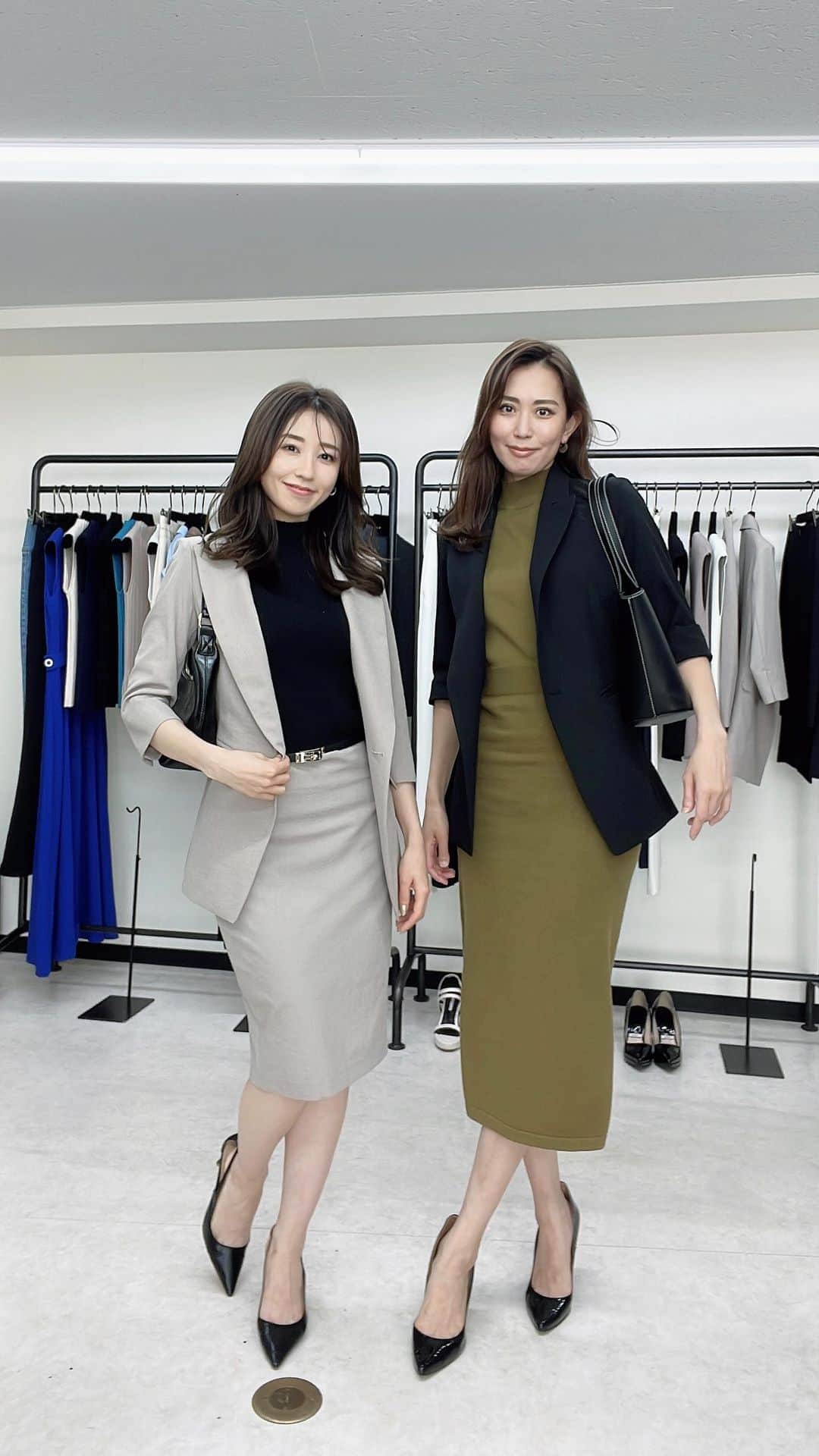 のインスタグラム：「オフィスシーンで使える、キレイめスタイルをピックアップ♫  ＼さらに一部アイテム対象／ ¥1,000 OFF クーポン 期間 : 8/24(水)11:30 - 9/20(火)11:59  ジャケット、ブラウス、セットアップまで幅広いアイテムが目白押し！✨  秋が始まるこの時期に新たな気持ちでスタートしてみては✔︎  @chie_ambient / 166cm  @yoshieri0908 / 155cm  #AMBIENT #22AW #OFFICELOOKS」