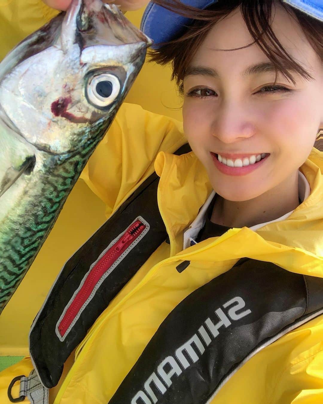 利水翔のインスタグラム：「二ッカン釣りちゃんカップ2022に ゲスト参加させて頂ける事になりました☺️✨ ⁡ 初の釣りイベントでワクワクです🎣🫶🏻 ⁡ ９月10日（土） 金沢八景の太田屋さんでアジ釣り🐟 ⁡ 募集は20名様みたいなので 是非お早めにお申し込み下さい🧸⭐️ ⁡ ⁡※写真はサバです🙃 ⁡ ⁡ #日刊スポーツ #ニッカン釣りチャン ⁡#アジ #イベント#釣り #釣りガール #おかまり ちゃん #利水つばさ」