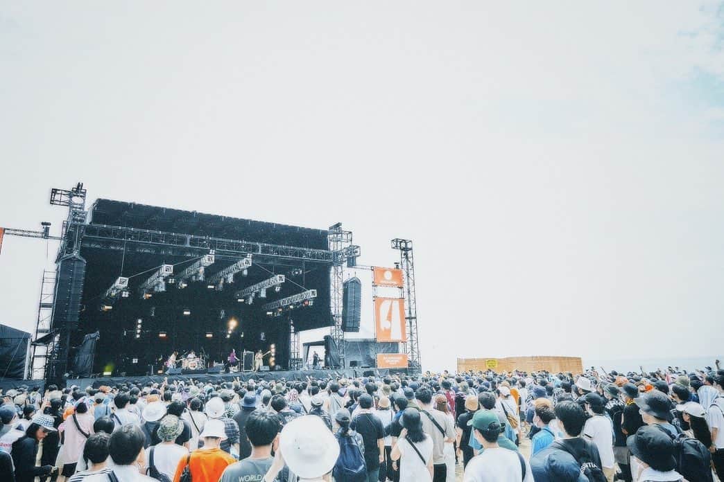のインスタグラム：「Chilli Beans. @chillibeansmusic   SUMMER SONIC 2022 Tokyo & Osakaありがとうございました！  #SUMMERSONIC2022 #チリビ#ChilliBeans.」