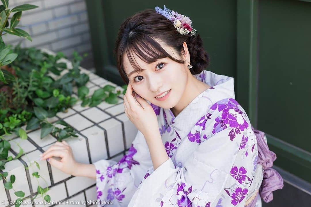 奥原ゆきののインスタグラム：「. . 有難いことにお声を掛けて頂き、美学生図鑑浴衣特集に参加させて頂きました👘  インタビュー記事には、これまで話してこなかった会社設立の裏話なども載っているので是非読んでね👀  https://bigakusei.com/binan-bijo/29344/  改めて1年前のインタビュー記事を読み返したら、この1年で環境も気持ちも大きく変化したなぁとしみじみ‥。 . 1年後も同じように思えるといいなぁ😳✨💨  . . #浴衣 #浴衣ヘア #浴衣女子 #和服女子 #上野公園 #夏祭り #japanesegirl」