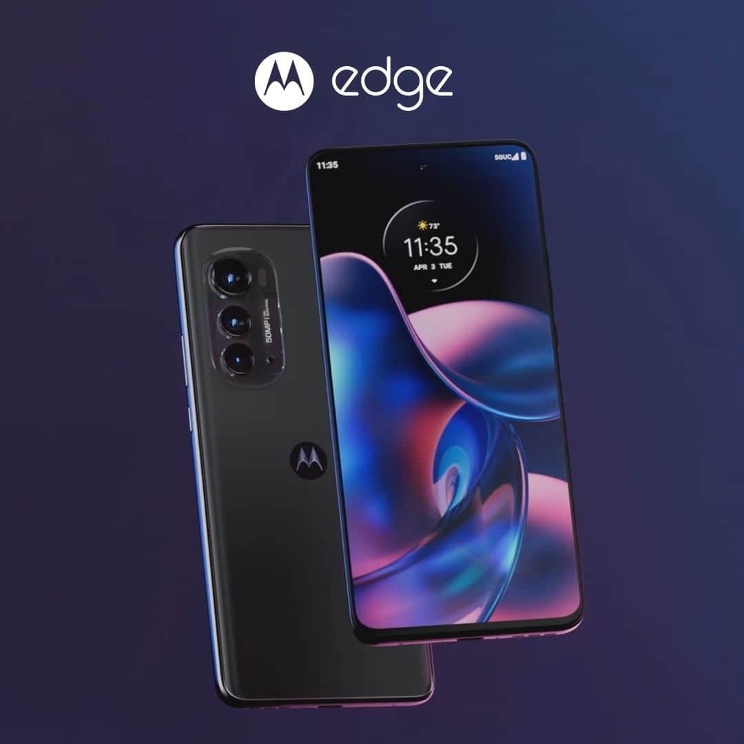 のインスタグラム：「Join us on this afternoon at 4pm CT for an epic Instagram Live unboxing of the new motorola edge with tech journalist @jvtechtea ! Get your questions ready, as he'll be doing a Q&A while giving his first impressions.」