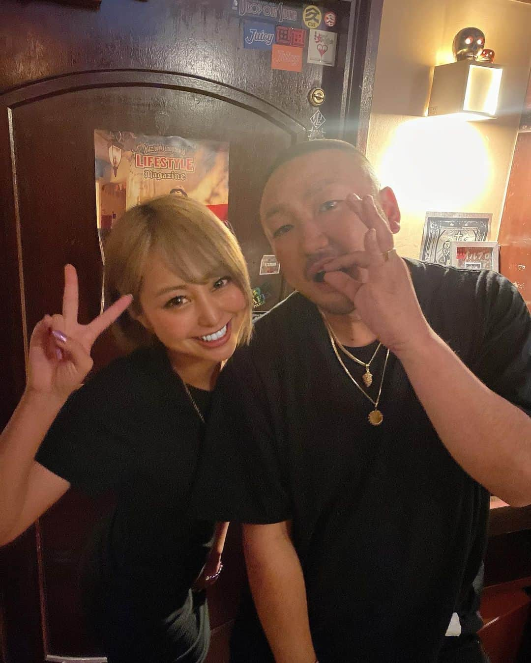 椎木くるみさんのインスタグラム写真 - (椎木くるみInstagram)「大好きな梵頭さんに出会えた🥹🫶🏾  ・ ・ ・ #ギャル #ぎゃう #黒ギャル #トレーニー #ワークアウト #ラッパー #キャバクラ #キャバ嬢 #梵頭 #workout  #me #girl #igers #swag #swagger #l4f #instagood #ootd #gal #hiphop」8月25日 7時02分 - kurumi_shiiki