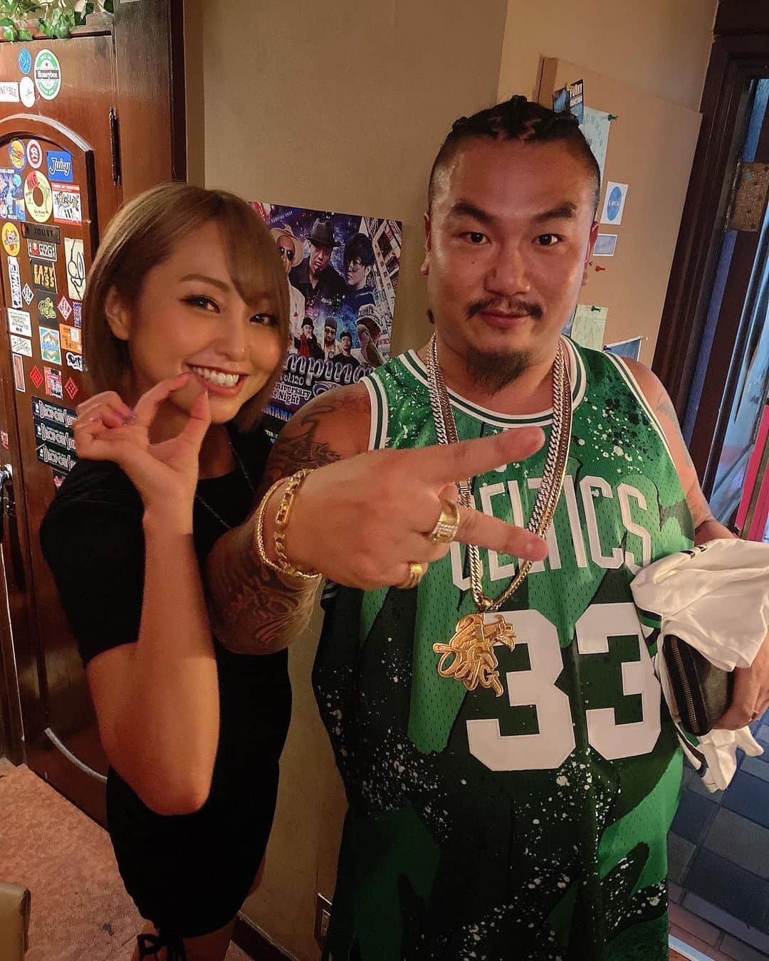 椎木くるみさんのインスタグラム写真 - (椎木くるみInstagram)「またまた大好きな孫GONGさんに出会えた🥹🫶🏾  ・ ・ ・ #ギャル #ぎゃう #黒ギャル #トレーニー #ワークアウト #ラッパー #キャバクラ #キャバ嬢 #孫gong #japanese_magenese #workout  #me #girl #igers #swag #swagger #l4f #instagood #ootd #gal #hiphopartist」8月25日 9時19分 - kurumi_shiiki