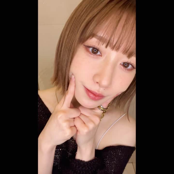 吉田凜音のインスタグラム：「@precious_mieux さんにて DNAピーリングしていただきました🫶  オプションで毛穴プレミアムをつけて毛穴のお掃除もしたよ〜 本当に終わった瞬間人生で1番肌に水分含まれてた、びっくり ゆうさんが担当してくれたよ❣️  継続することでお肌がどんどん変わっていくみたいなので、今後も楽しみです(^.^)」