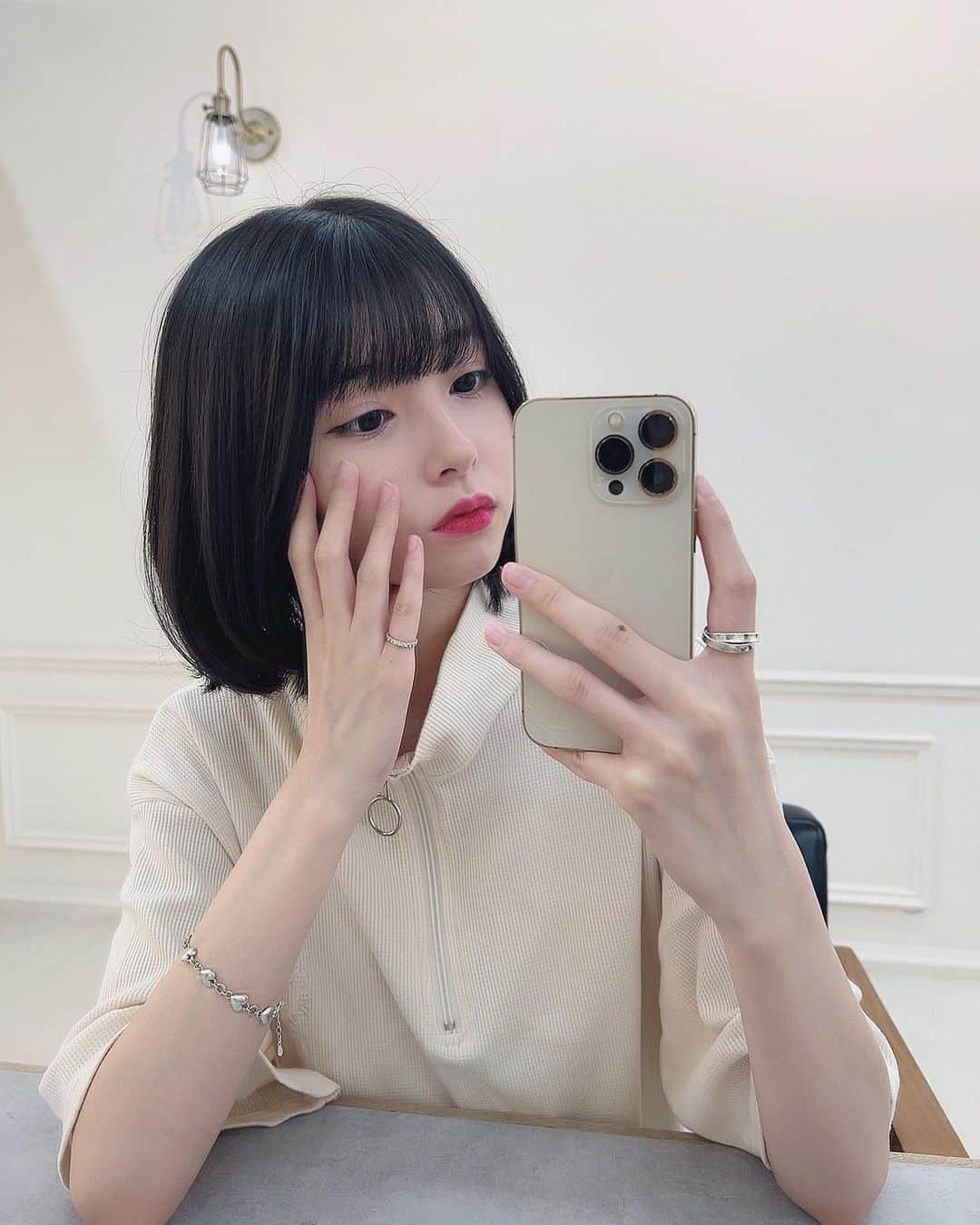のインスタグラム：「. お仕事の関係で髪色暗くしたよ~  @_haruu_ さんいつもありがとうございます♡」