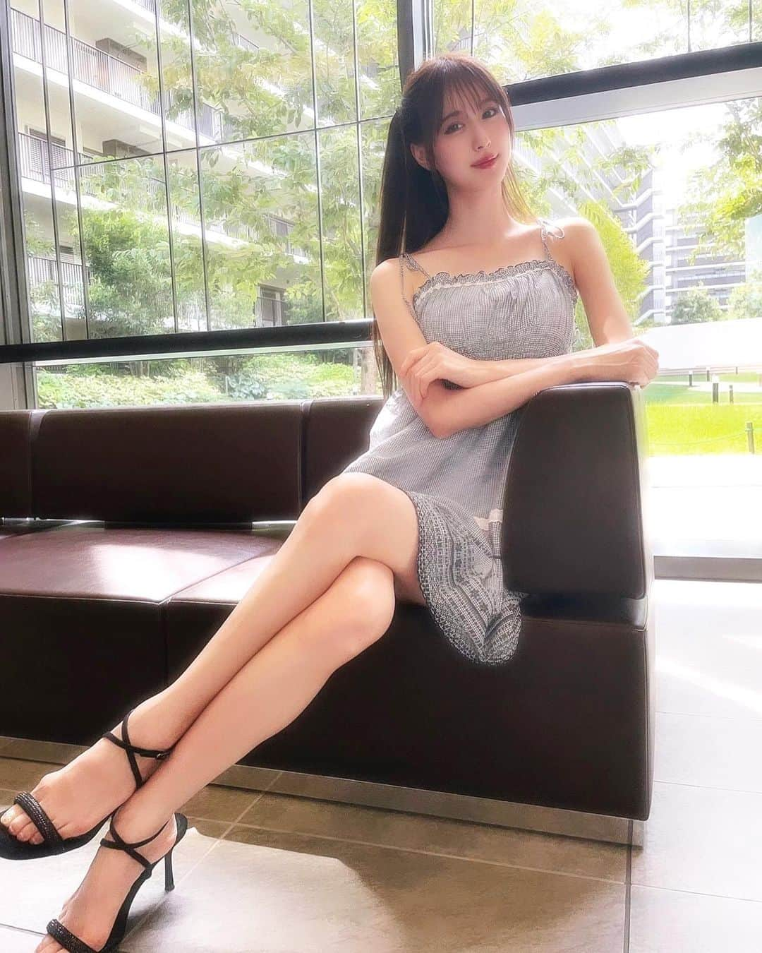 阿部菜渚美さんのインスタグラム写真 - (阿部菜渚美Instagram)「8月も残りあと少しに🎐 ˖ ࣪ 撮影ではもう秋冬物のお洋服を着ているので 涼しい気温での撮影はありがたいですが、 残りの夏も体調に気をつけて過ごしましょうね ⸝⸝꙳  #夏服 #夏コーデ #ワンピースコーデ  #ギンガムチェック #여름코디 #원피스」8月25日 20時52分 - nanami_abe73