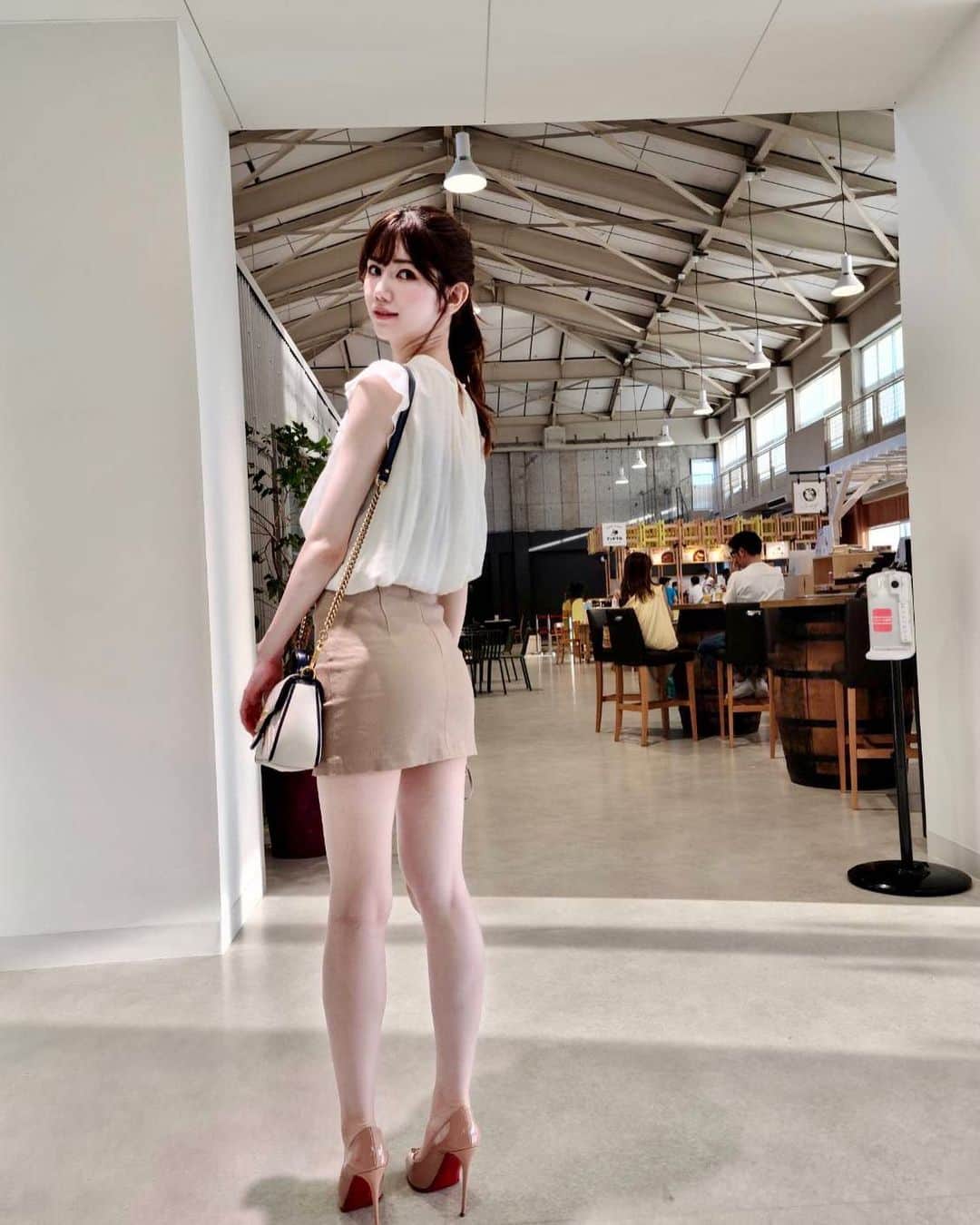 ミニスカ美女 