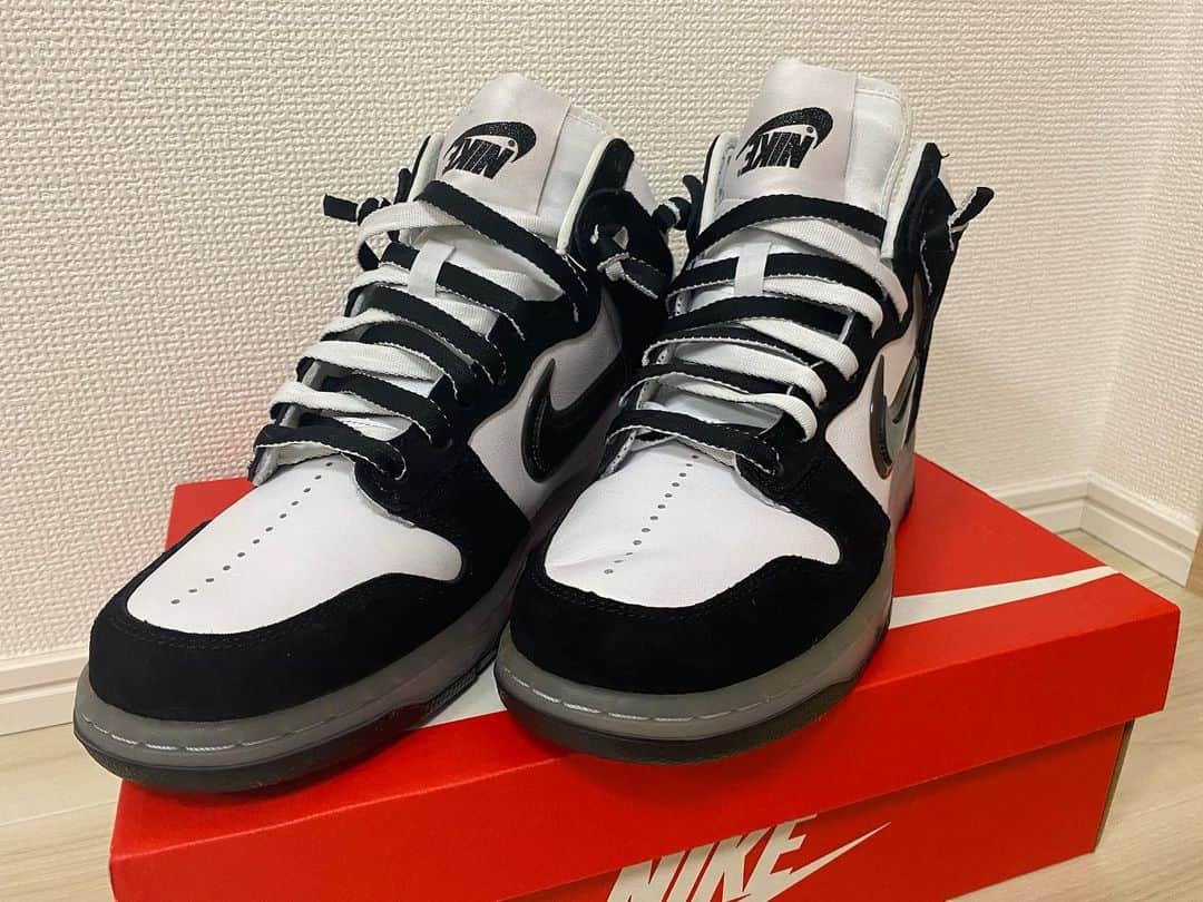 のインスタグラム：「My new kicks!!   #NIKE  #SLAMJAM  #DUNK  #DUNKhigh」