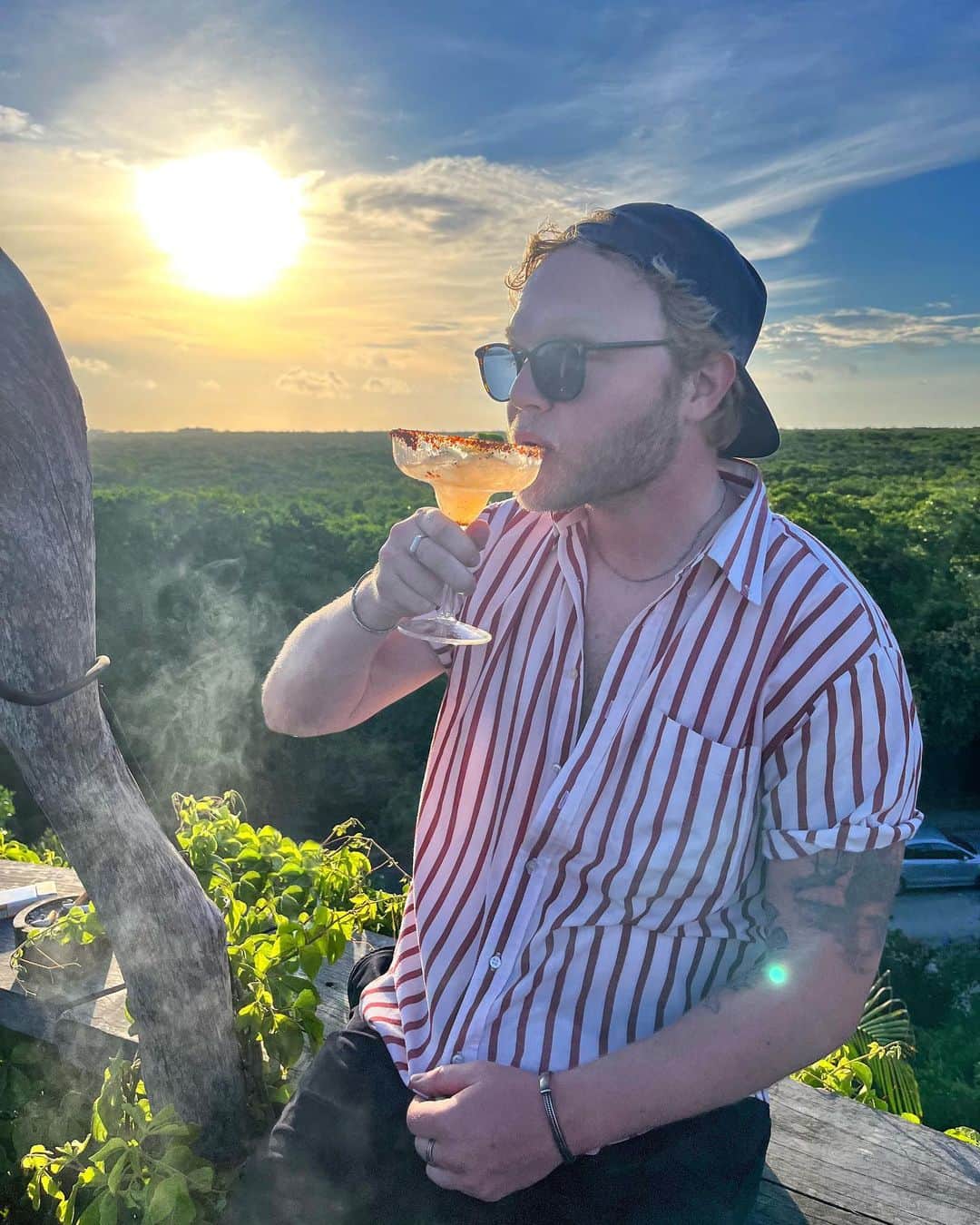 ジョー・アドラーのインスタグラム：「No mas contenido de Tulum, lo prometo」