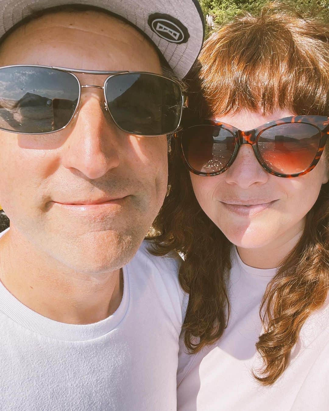 Robin May Flemingのインスタグラム：「I think a lot of my new followers must assume I bought followers at some point. 😆 They glance at my follower count and do a double take.   How many of you have been here since the early days of Insta? How many of you remember when I met this guy—first right here; and then again through email, Skype, and good old-fashioned phone; and then again—finally—in person, at YYZ?  How many of you remember the Suggested Users list? How it catapulted some of us into the Insta stratosphere, but—more importantly—how it connected us to each other? It was like a little guide, directing each new user to friendly faces and vibrant mini-communities, to lovingly polished windows to other parts of the world.   It wasn’t trying to sell you anything.   Back then, no one was trying to sell you anything.  We were just hanging out, meeting new people, seeing new places, enjoying some photos.」