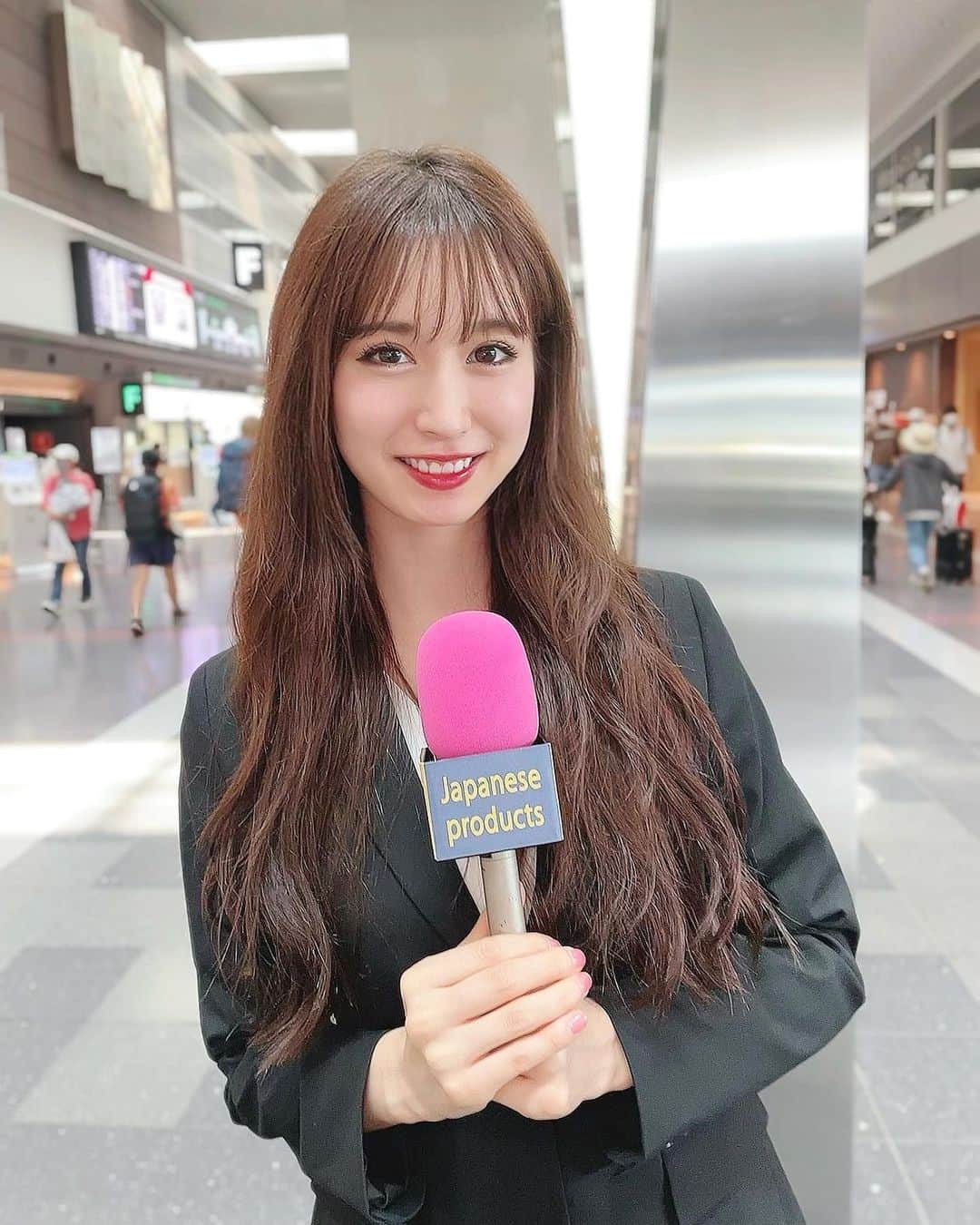 のインスタグラム：「🎤  本日から私もリポーターさんとして 出演させていただいている スマートイヤホン『clip EAR』の 広告動画がTikTokにて配信されます😌!  TikTokへの進出をここにて🫡☀️ もしお見かけした際は是非 お声掛けいただけたら嬉しいです› ·̮ ‹🎬  まさかの方も！出演されています🫣..꙳  ▼スマートイヤホンclip EAR https://www.clip-ear.jp/  #TikTok」