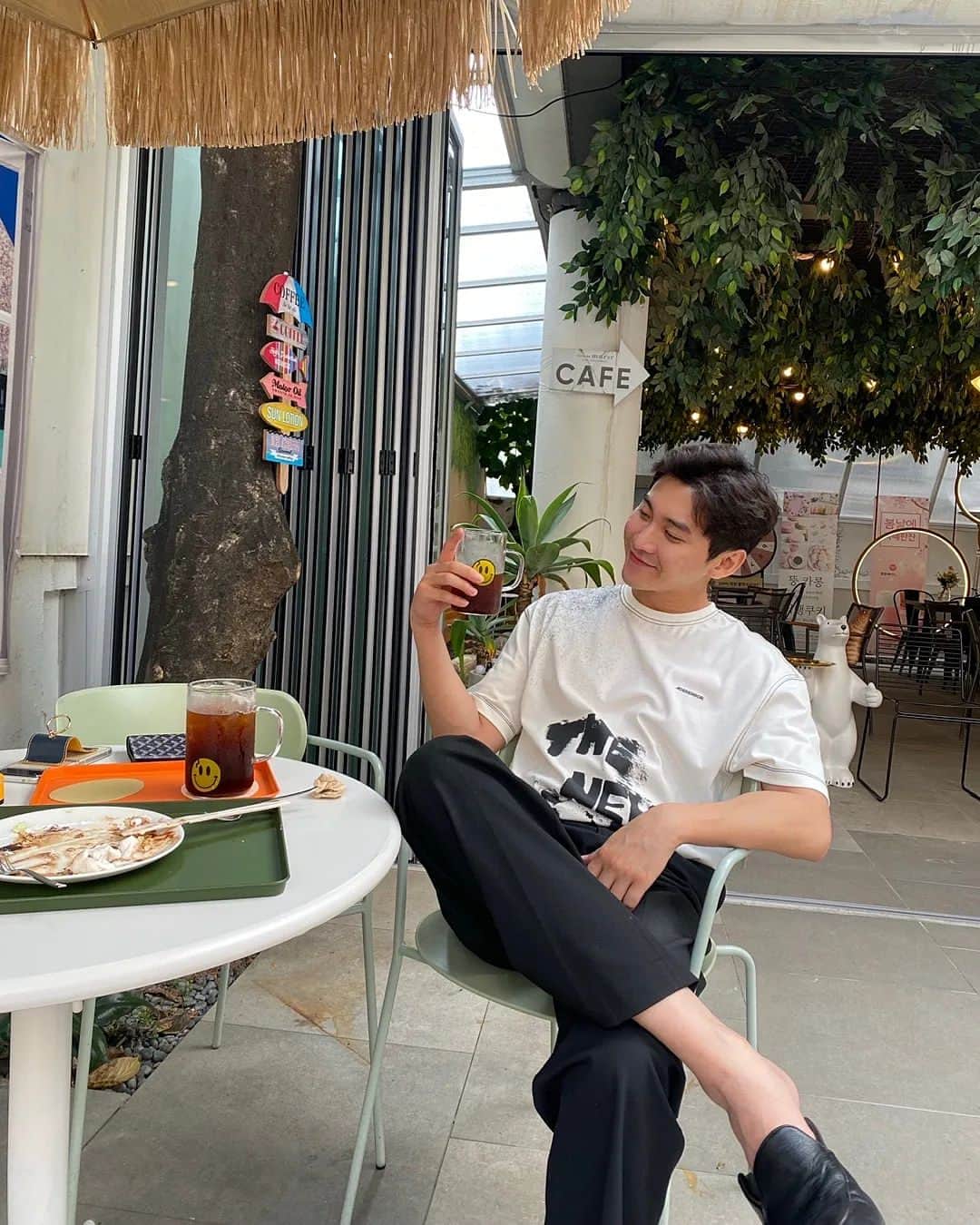 ソン・スンヒョンのインスタグラム：「선선하이🧘‍♂️」