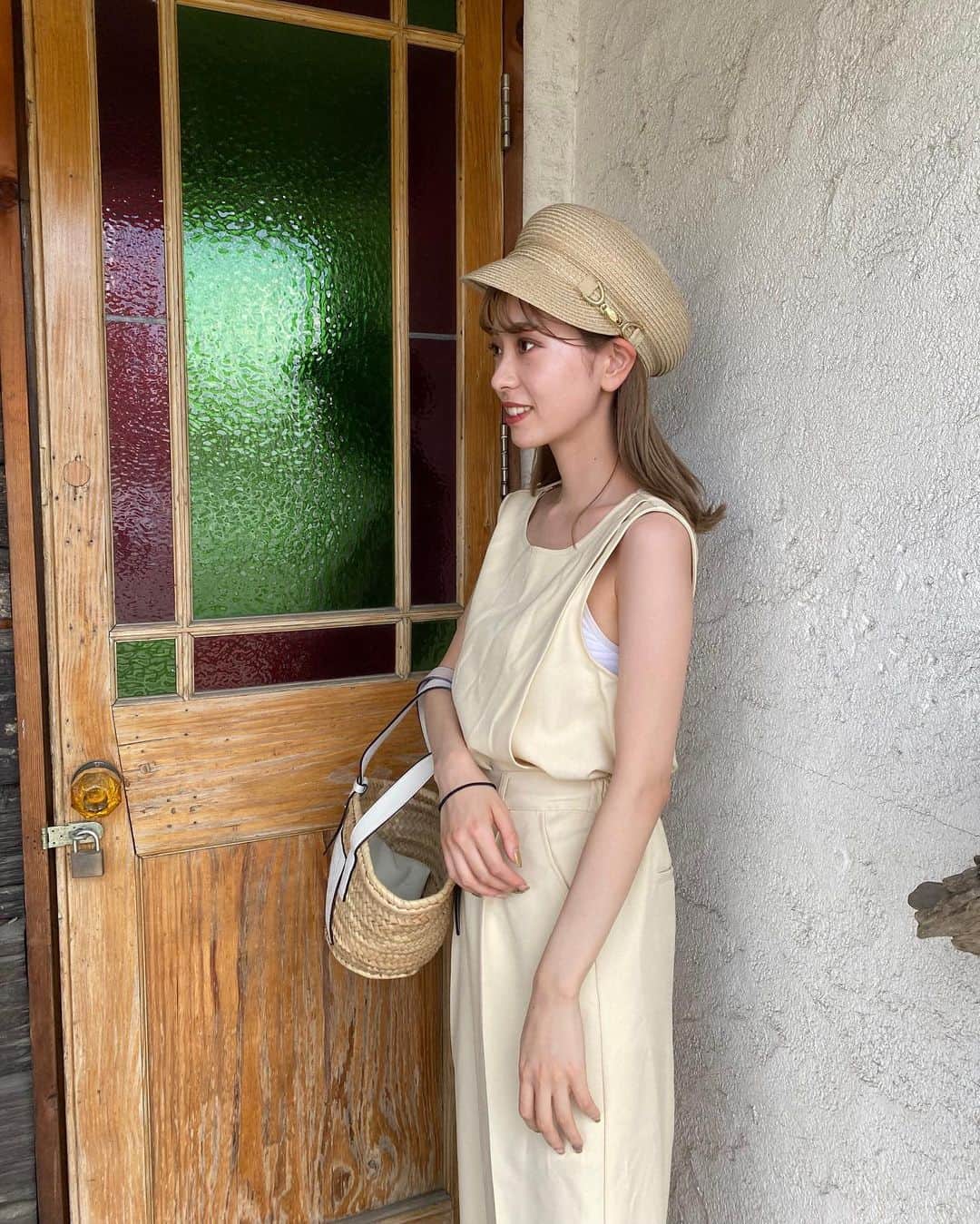 宮川春蘭のインスタグラム：「手の謎の位置にヘアゴム🦖✨」