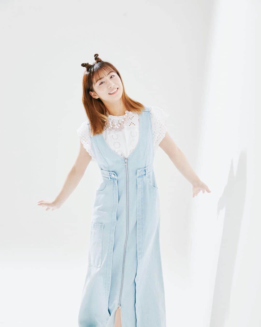 のインスタグラム：「今日はほんのちょっとだけだったけど くまくんチャージ🐻  毎日毎秒お仕事してない時 動画見てるけど  やっぱ直接会うと 癒されるね かわいすぎた〜〜〜〜  少しだけだけならって 予定の合間に  ハルのわがまま聞いてくれた お姉ちゃんにも感謝🥹  リハ終わりにね、  わんちゃんのぬいぐるみを くまくんがよしよししてる 動画送られてきた…🥹  可愛すぎ🫶 くまくんらぶ！🐻  もうすぐで1歳になる〜 誕プレなにあげよー、、🤓」