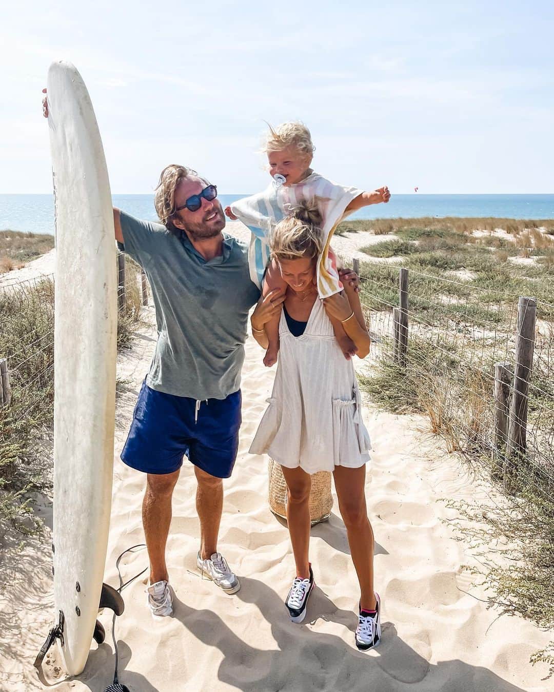 リュカ・プイユのインスタグラム：「🤍🌊」