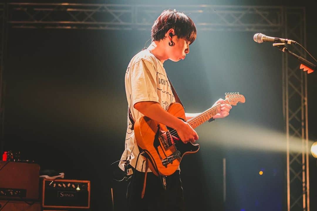 石原慎也のインスタグラム：「Talking Rock! FES.2022 KT Zepp Yokohama 白石カメラ  ずっとお世話になっているTalking Rock! 今年遂にトリを任せて頂きました。しかも最終日。 ありがてえ、嬉しい。 これからも末永くよろしくお願いします。  photo by 白石達也 @t_s_p_1988   Talking Rock has been good to me for a long time! This year, I was finally given the responsibility of being the Tori. And it is the last day. Thank you, I am very happy. I look forward to working with you for many years to come.」
