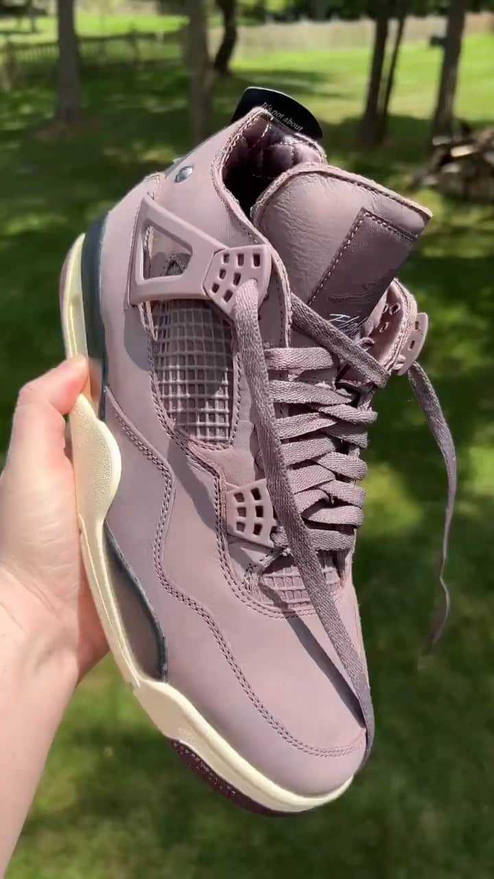 Sneakgalleryのインスタグラム：「The Air Jordan 4 #AMaManiere is scheduled to drop November 17th 🍷 🎥: @chriscolgan   Are these the best drop of 2022🤔🏆?」