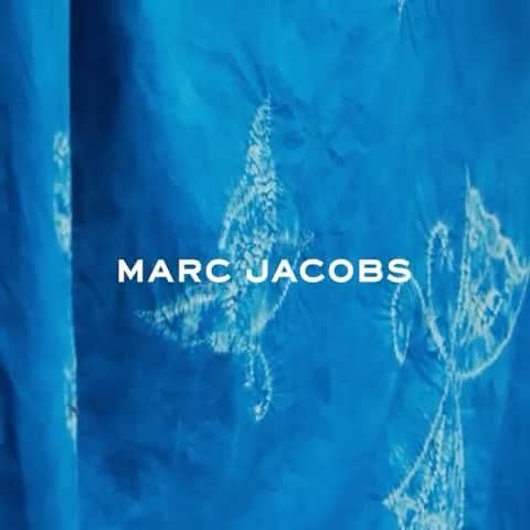 森星のインスタグラム：「MARC JACOBS x HIKARI MORI  exclusive capsule collection using SHIBORI technique with Japanese indigo🌿」