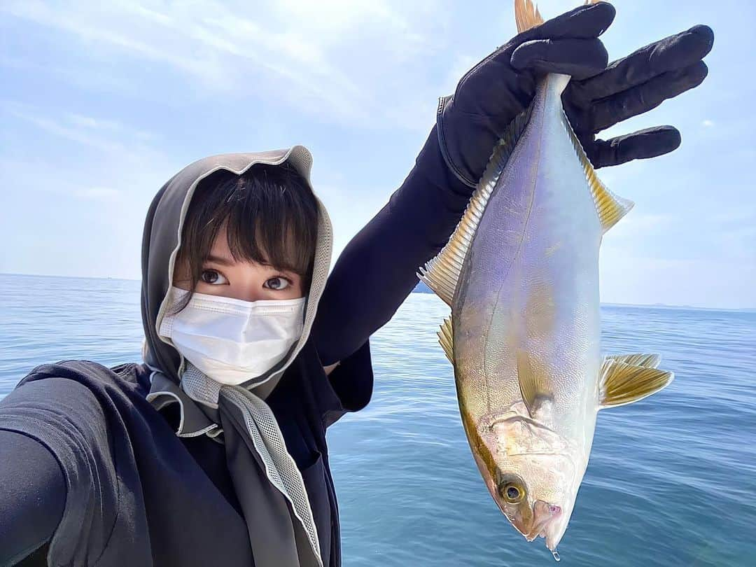 スーパーナブラのインスタグラム：「. . ①晩御飯用に一匹だけ釣ってすぐ帰りました😊シオ。呼び方が色々あるみたい🐟 ②SAでかつ飯🍚加古川のご当地グルメらしい ③これもご当地物でめちゃくちゃ美味しかった ④古民家さんのラーメンに焼肉トッピングは反則🤤 私のプロフィールから飛べるので最新動画の焼肉ラーメン見てあげて下さい🤤  #マグロハンター #美食倶楽部 #グルメ#飲食#京町家#古民家 #釣り#車中泊#温泉#自然#発見 #マグロ #ルアー #釣り #釣り女子 #釣りガール #fishing #fishinggirl #釣り好きな人と繋がりたい #餌釣り #シオ  #かつめし  #姫路」