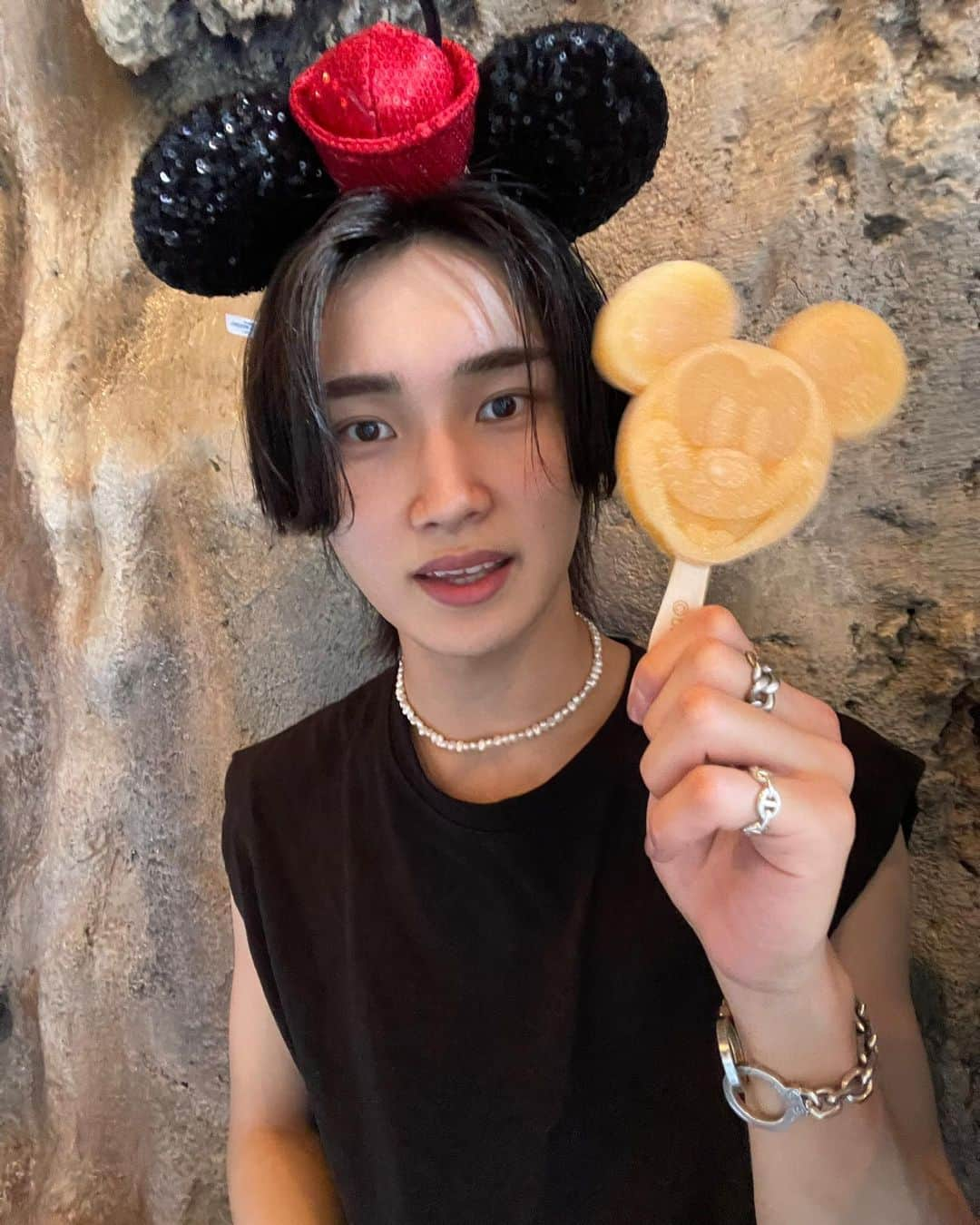 星那さんのインスタグラム写真 - (星那Instagram)「夏ディズニー🐭🏰  #ディズニー #ディズニーランド #ディズニシー #センターパート #韓国ヘア」8月27日 21時46分 - sn_55_