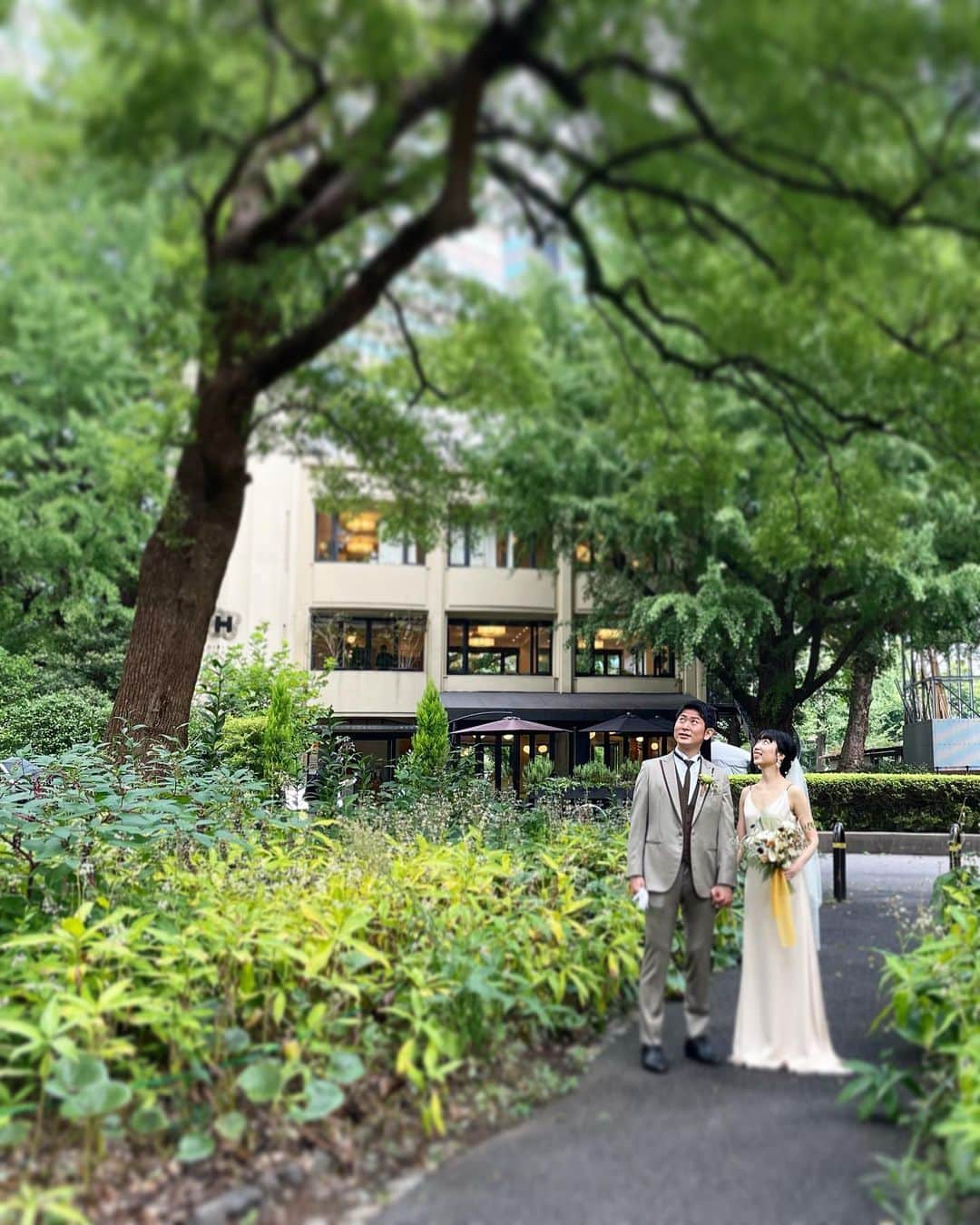 のインスタグラム：「【08.27.Sat.】 𓂃𓈒𓏸︎︎︎︎ 🕊 日比谷パレスでは 毎週1組1組の素敵な物語が生まれております。 ・ ・ ・ 遠くにいても繋がれる ゲストの皆様に見守られながらのご結婚式… ・ ・ ・ "食"×"自然" 自然に囲まれた豊かな空間での美食とサプライズをお届けします。  #大人ウェディング  #日比谷パレス #日比谷パレス結婚式  #日比谷パレスランチ  #日比谷パレスアフタヌーンティー  #日比谷パレスレストラン」