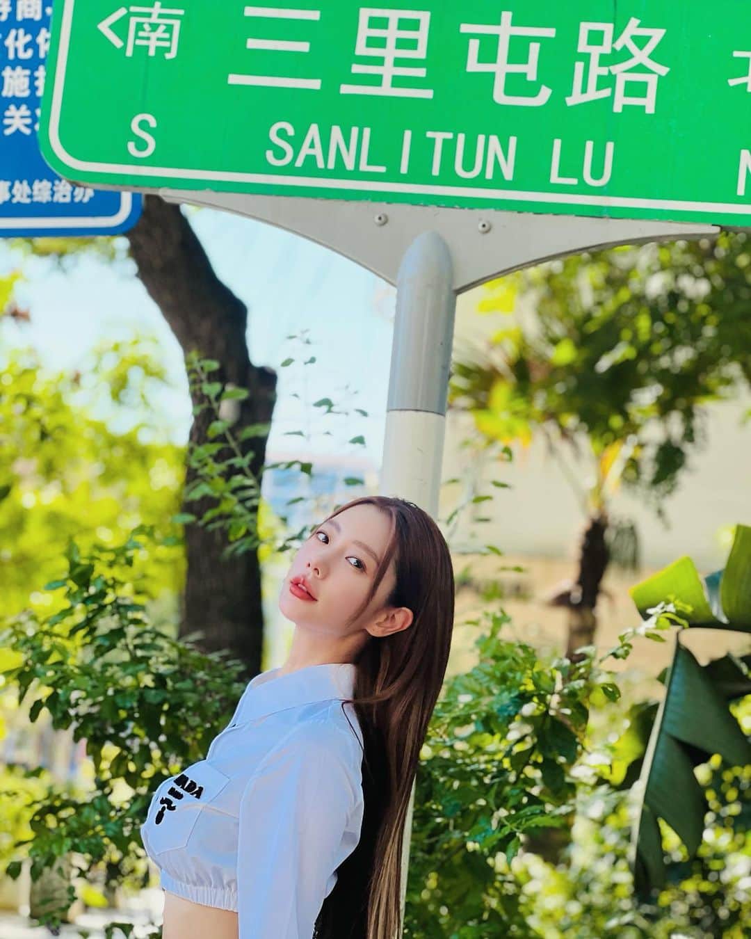 クララのインスタグラム：「#Sanlitun #Beijing @bottegabj」