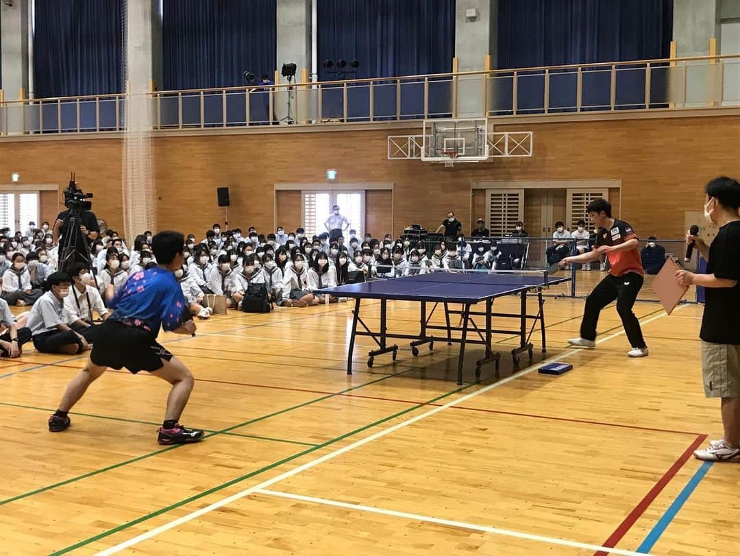 張本智和さんのインスタグラム写真 - (張本智和Instagram)「今日は日大山形高校さんの桜華祭に行かせていただきました！ 初めての経験で緊張していましたが、生徒の皆さんが温かく迎えてくださったおかげで、高校時代を思い出しながら楽しむことができました😊 日大山形高校の皆さんありがとうございました！！」8月27日 15時27分 - harimoto__tomokazu_1711