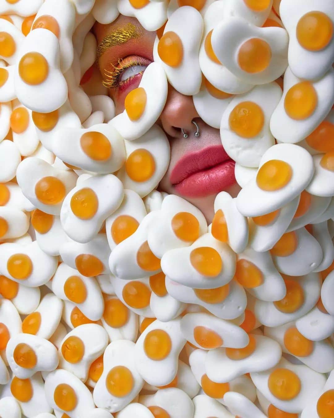 Eggs Conceptのインスタグラム：「🍳🍳🍳 by 👉 @samoilenko_slava via @thefashionpr0ject 👈  #thefashionpr0ject #eggsconcept」