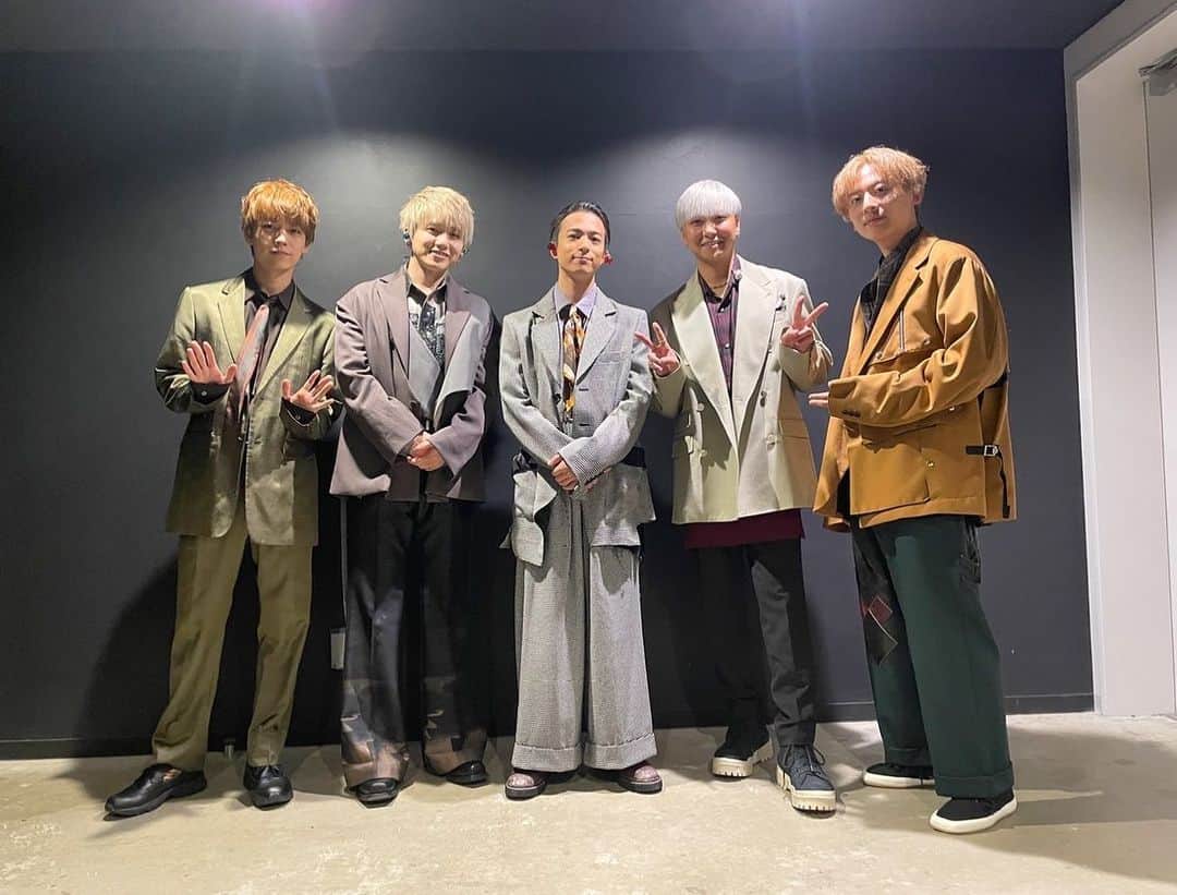 大野雄大のインスタグラム：「二日経ってしまいましたが  MTV unplugged:Da-iCE  改めてありがとうございました！！  こんな素敵な機会をいただけたことに感謝ですし、  応援していただいた皆様、 スタッフ関係者各位の皆様、  ありがとうございました☺️✨  ほんの数日前にアリーナツアーで立たせていただいた会場に戻ってこれたのも嬉しいですし、 また全く違う景色、雰囲気も新鮮で最高の思い出ができました✨  またお声がけしていただけるようこれからも精進していきたいと思います！！^ ^  ps.昨日更新するはずだったのですが、とある撮影でHPゼロになってしまい寝てしまっていました、、笑 遅くなってしまってごめんなさい！！😭🙏」