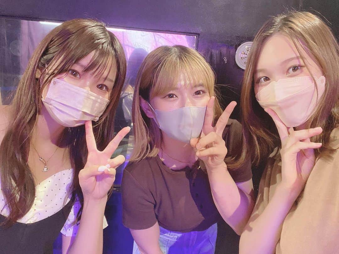 大山実玖里さんのインスタグラム写真 - (大山実玖里Instagram)「今日は9.18ライブの練習してきたよ〜！ りんちゃんとかなちゃんと写真撮れてない😣 みんな可愛かった(๑⃙⃘ˊ꒳​ˋ๑⃙)  久しぶりに歌割りや構成作ったりダンス踊ったりして、頭が追いつかなかったな、、‪ᯅ̈笑  ダンスちょっと忘れてて(; 'ᵕ' )ｱｾｱｾ 本番までに頑張る！！  そしてちょこっとスリジエも見学させてもらいました‪ෆ ̖́-‬ 久しぶりにシアターでライブみて、懐かしい気持ちになった！ みんな応援してるね😳😳  新生スリジエWESTも楽しみ( •̀֊•́ ) ̖́-   ファンのみんなに会えるの楽しみにしてるよー！！ 久しぶりに投稿してみんながコメントしてくれるのすっごく嬉しいし、まだフォローしてくれてたり、まだファンでいてくれてたんだなと思うと、本当に感謝しかないです。 今は違うことしてるけど、アイドル人生があって良かった！！  9.18 みんな会いにきてね〜☺️」8月27日 20時40分 - mikuri_oyama