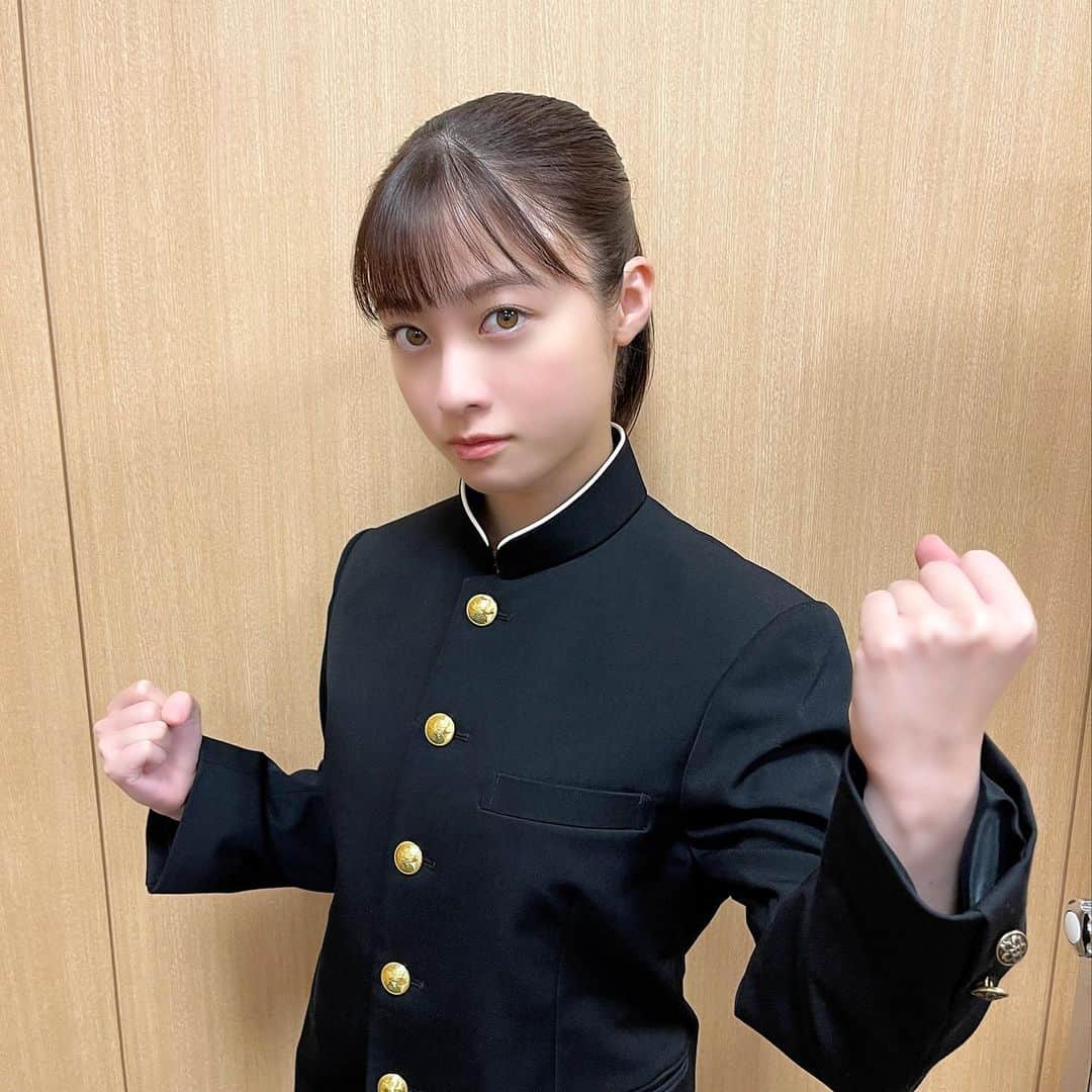 のインスタグラム：「こんばんは！環奈MGです。  24時間テレビの応援パフォーマンス無事に終わりました。  この番組を通して様々な障害の中、健気に人生を歩んでいる方々への理解が少しでも深まってくれれば幸いです。  24時間テレビはまだ始まったばかりです。 引き続きお楽しみください！  #橋本環奈 #橋本環奈2022 #橋本環奈マネージャー #24時間テレビ45 #我無沙羅」