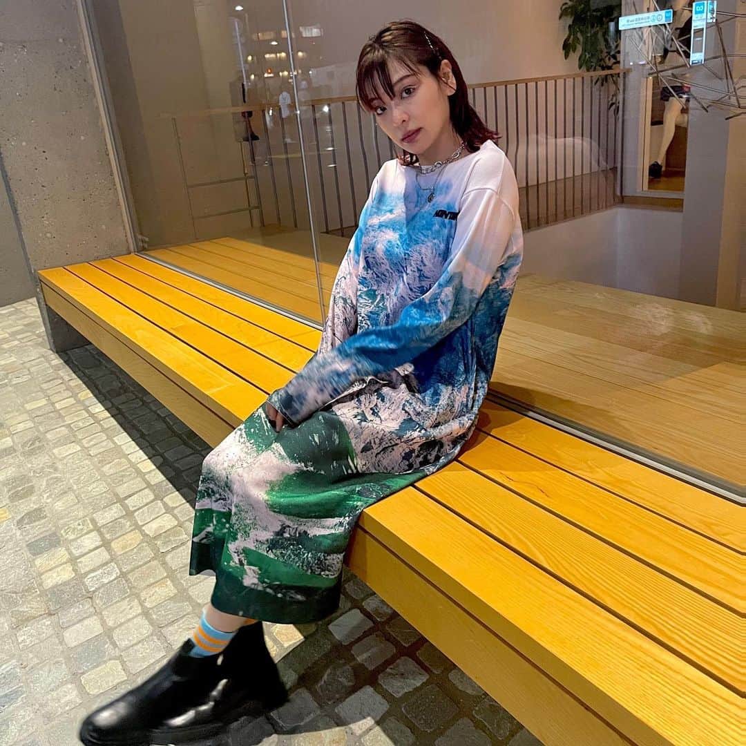 A-NONさんのインスタグラム写真 - (A-NONInstagram)「WHITE LINE👀🤍 ONE PIECE/SOCKS ✔︎#nontokyo 👗💙💙💙  #fashion #streetsnap #shooting」8月27日 20時55分 - anon_official1229