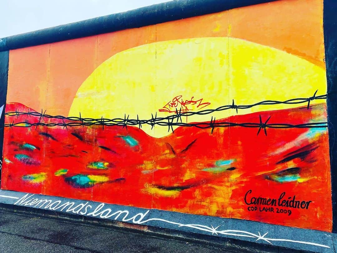 ユナ・デュフネさんのインスタグラム写真 - (ユナ・デュフネInstagram)「📍 Berlín 🇩🇪 . East Side Gallery Wall  . . . #Berlin #Memory #Wall #graffart #EastSide #coldwar #Germany #gallerywall」8月27日 20時57分 - youna_d