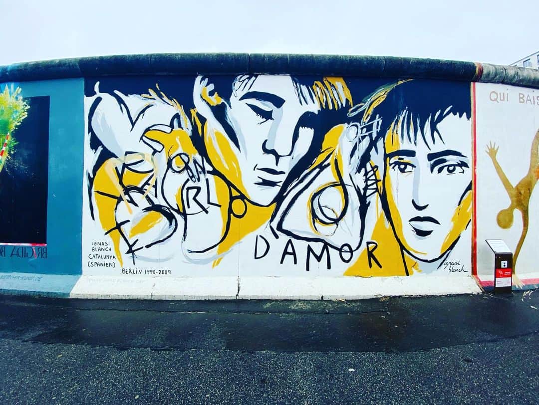 ユナ・デュフネさんのインスタグラム写真 - (ユナ・デュフネInstagram)「📍 Berlín 🇩🇪 . East Side Gallery Wall  . . . #Berlin #Memory #Wall #graffart #EastSide #coldwar #Germany #gallerywall」8月27日 20時57分 - youna_d