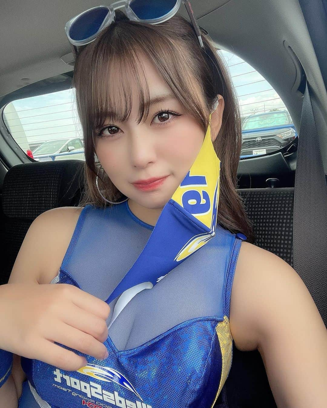 宮本りおさんのインスタグラム写真 - (宮本りおInstagram)「GT 鈴鹿 予選日ありがとうございました💙💙💙 明日は4番手からのスタートになります！19号車の応援よろしくお願いします✨ 明日は暑い予報なので熱中症に気をつけてください！  #model #gravure #sexy #cosplay #时装 #粉我 #照片 #性感 #外拍 #萌 #팔로우미 #좋아요 #selfie #animegirl #asiangirl #racequeen #supergt #wedssport」8月27日 21時04分 - rio_miyamoto83