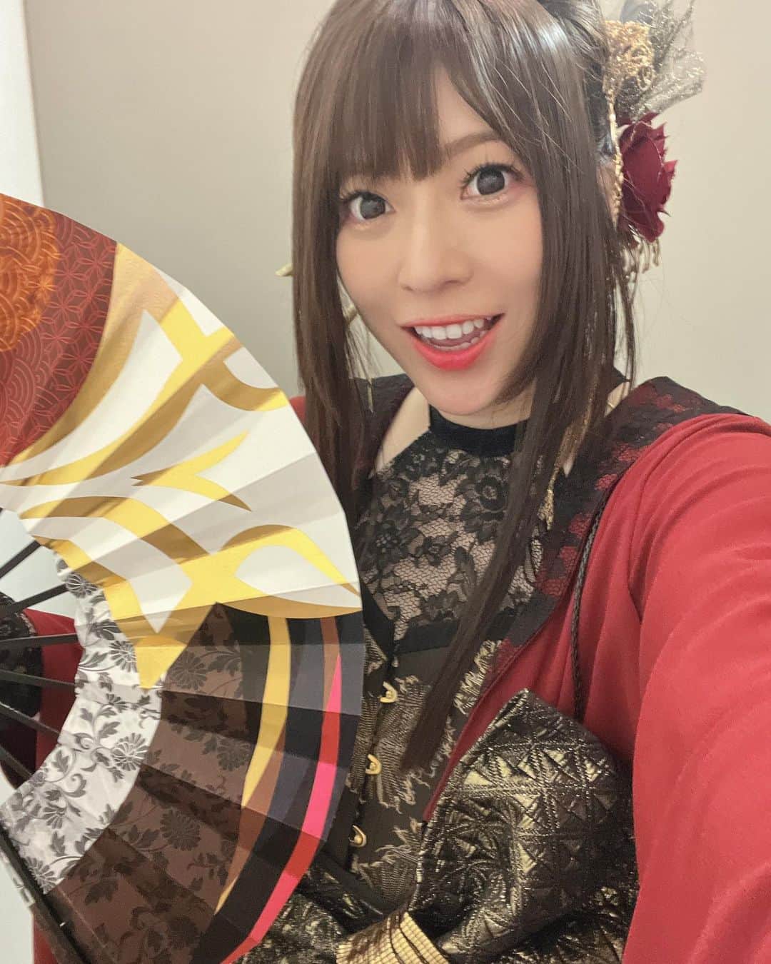 鈴華ゆう子のインスタグラム：「和楽器バンドJapan tour 2022!The first day is over!神奈川ありがとう！Thanks guys♡ 残り22公演も楽しんでいくよ♪ 明日は千葉、よろしく！  #和楽器バンド #鈴華ゆう子 #白竹堂 #舞扇子  #扇子 #wagakkiband #yukosuzuhana #ボカロ三昧2 #ボカロ三昧2大演奏会」