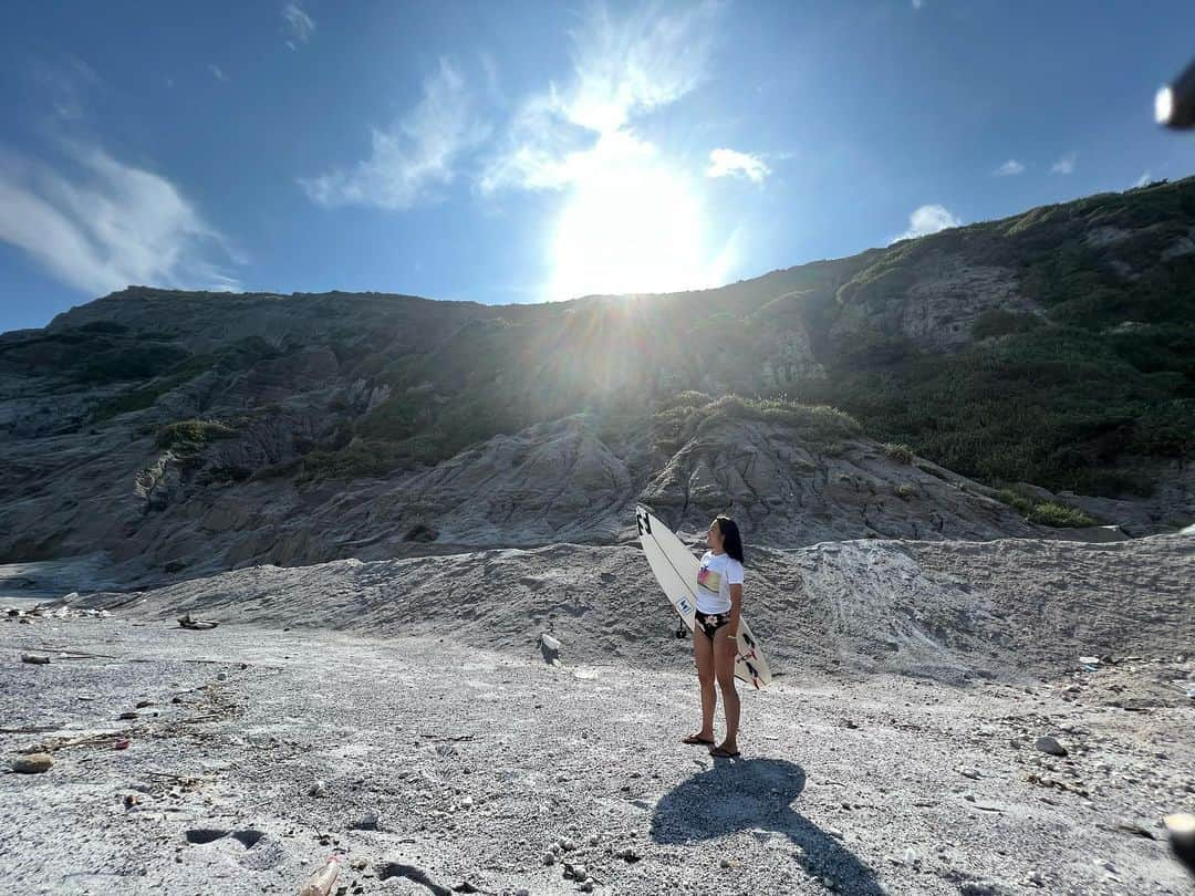 田代凪沙のインスタグラム：「・ 久しぶりにいろんな方にお会いできて、素敵な新島旅となりましたっ🥰 ・ ・ お世話になった皆さんありがとうございました☺️💗  Pic/ @mai_maaa   #新島」