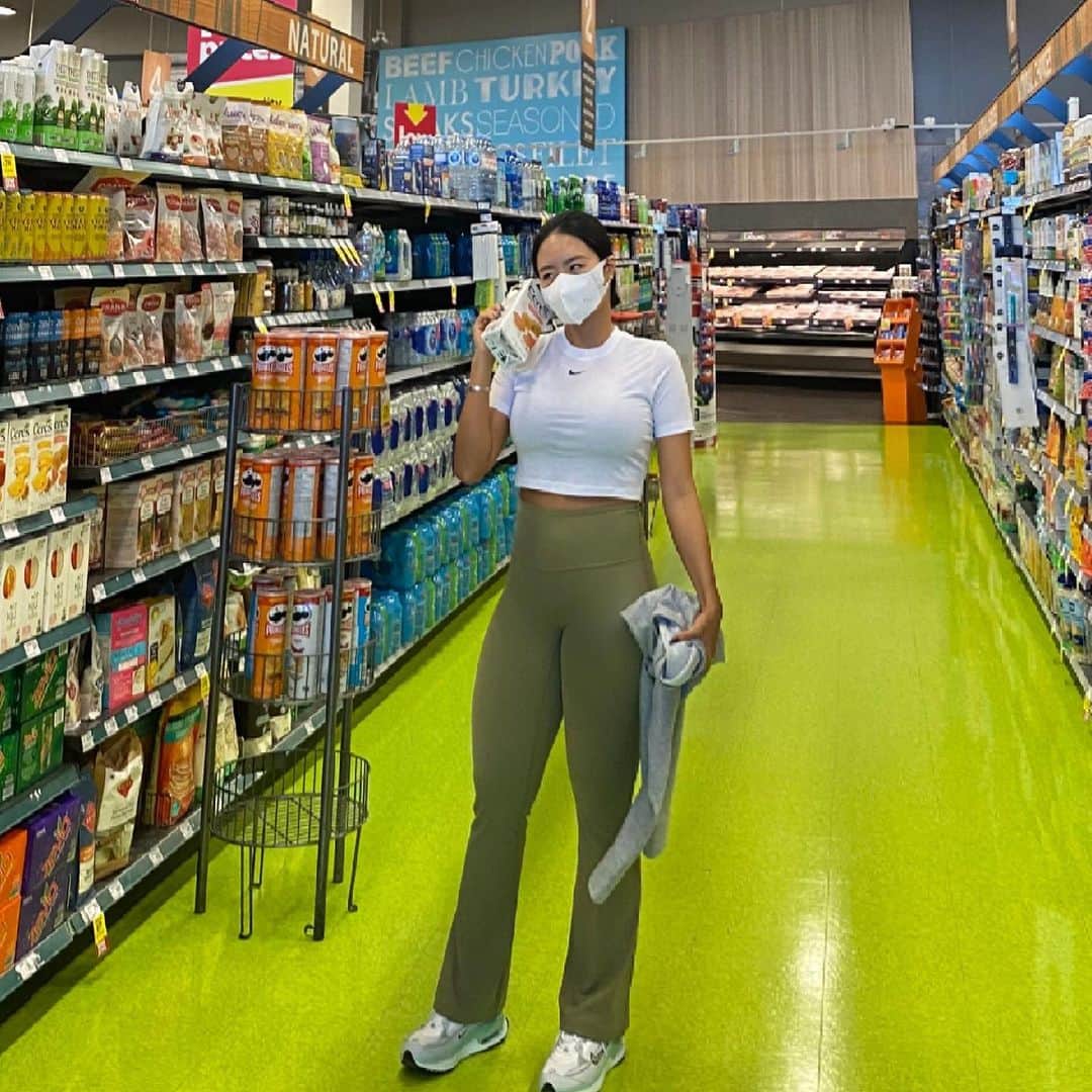 のインスタグラム：「여보세요 나 미국이얌 🇺🇸 #운동복최고!」