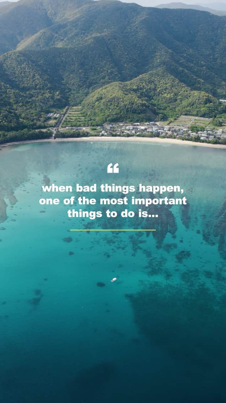 Ryoyaのインスタグラム：「#gratitude #love #zerostress when bad things happen, one of the most important things to do is... being grateful even for the things and people you're not comfortable with. 何か嫌なことが起きた時にすると良いことは、まずその嫌なことに対して「感謝する」ということ。 それがどんなに苦手な人だったり自分にとって嫌なことであったとしても。 物事に対して自分がどういう視点を持って捉えるのかで、ストレスフリーの人生を生きれるかどうかが決まります。  たぶんね💩」
