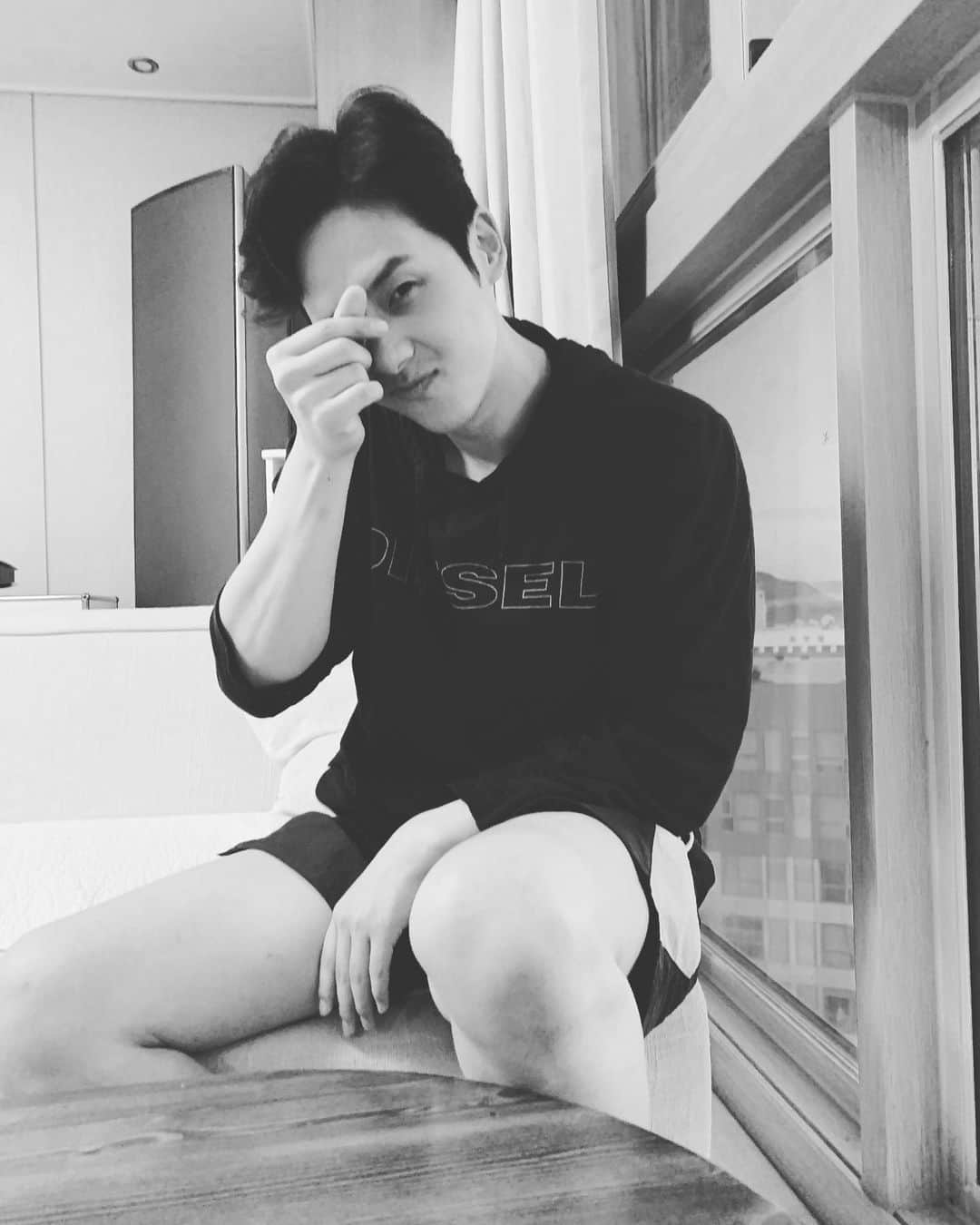 シヌ のインスタグラム：「우리 유하 사진 잘찍네❤️」