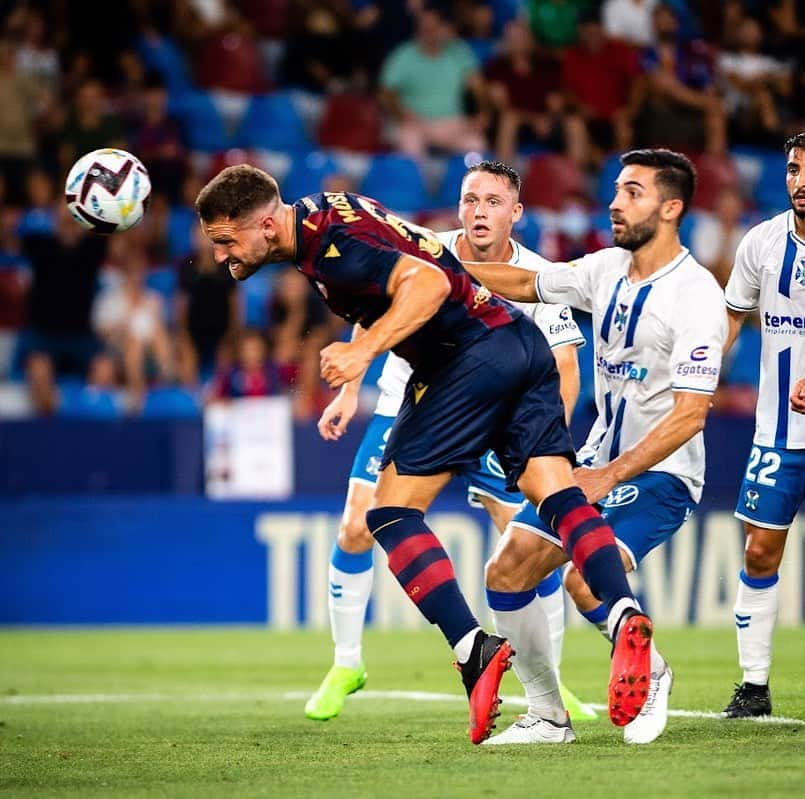 シュコドラン・ムスタフィのインスタグラム：「How much i have missed this feeling 🤩 it feels good to be back on the pitch and even better whith an home win and a clean sheet 👊🏼💪🏼 #ilovethisgame #enjoythemomentalways #SM5」