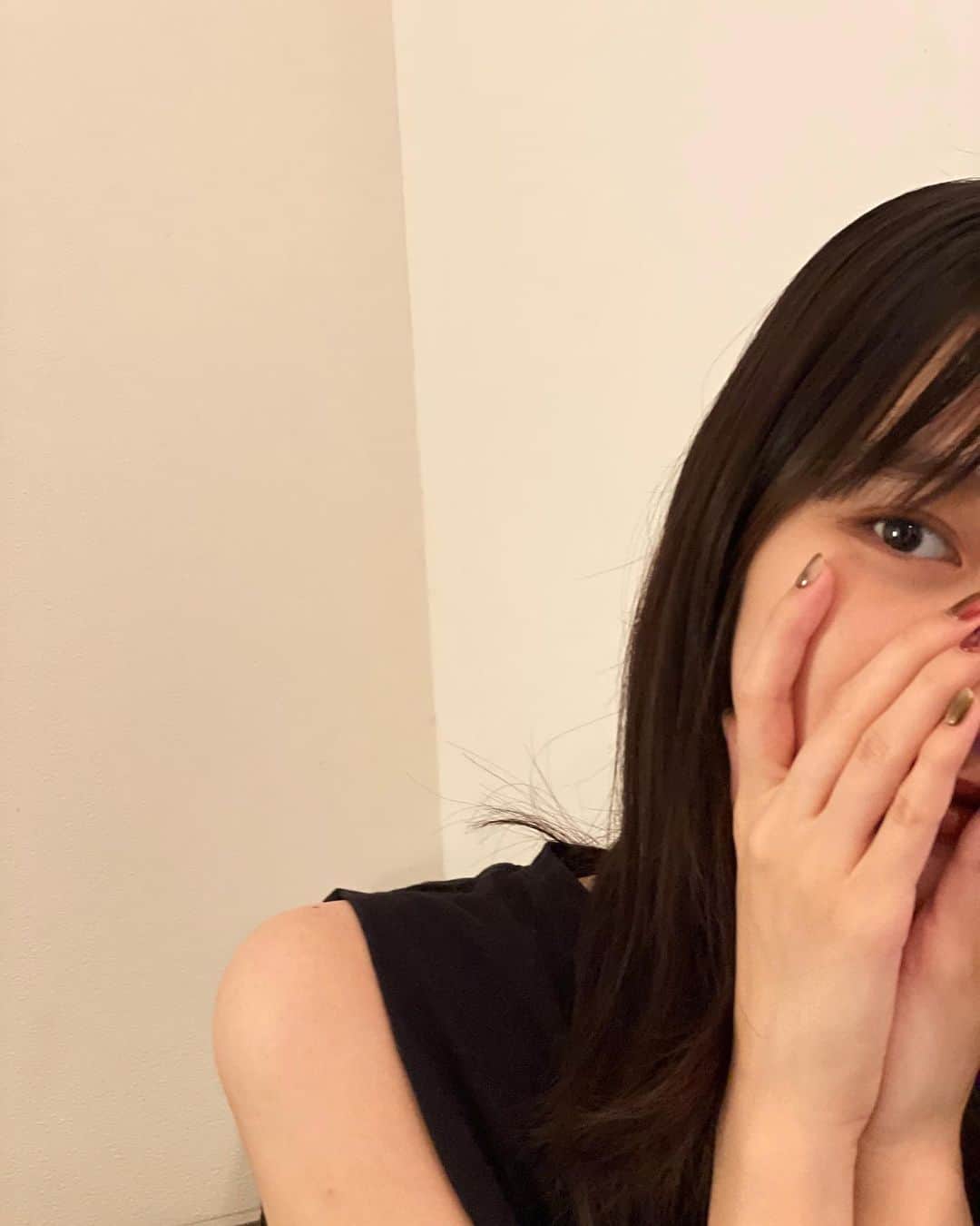 杉本愛里のインスタグラム：「めっちゃめちゃ可愛いネイルしてもらった🤍🤍🤍 毎日爪眺めちゃう。🥹」